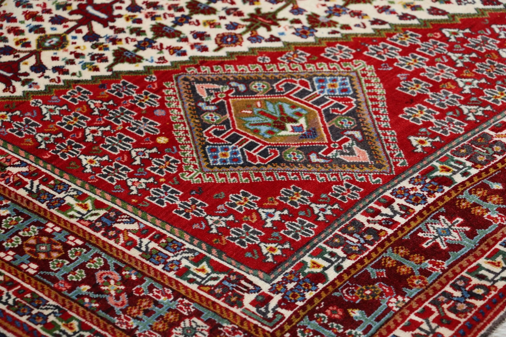 Qashqai Perserteppich aus Iran, 205 × 308 cm