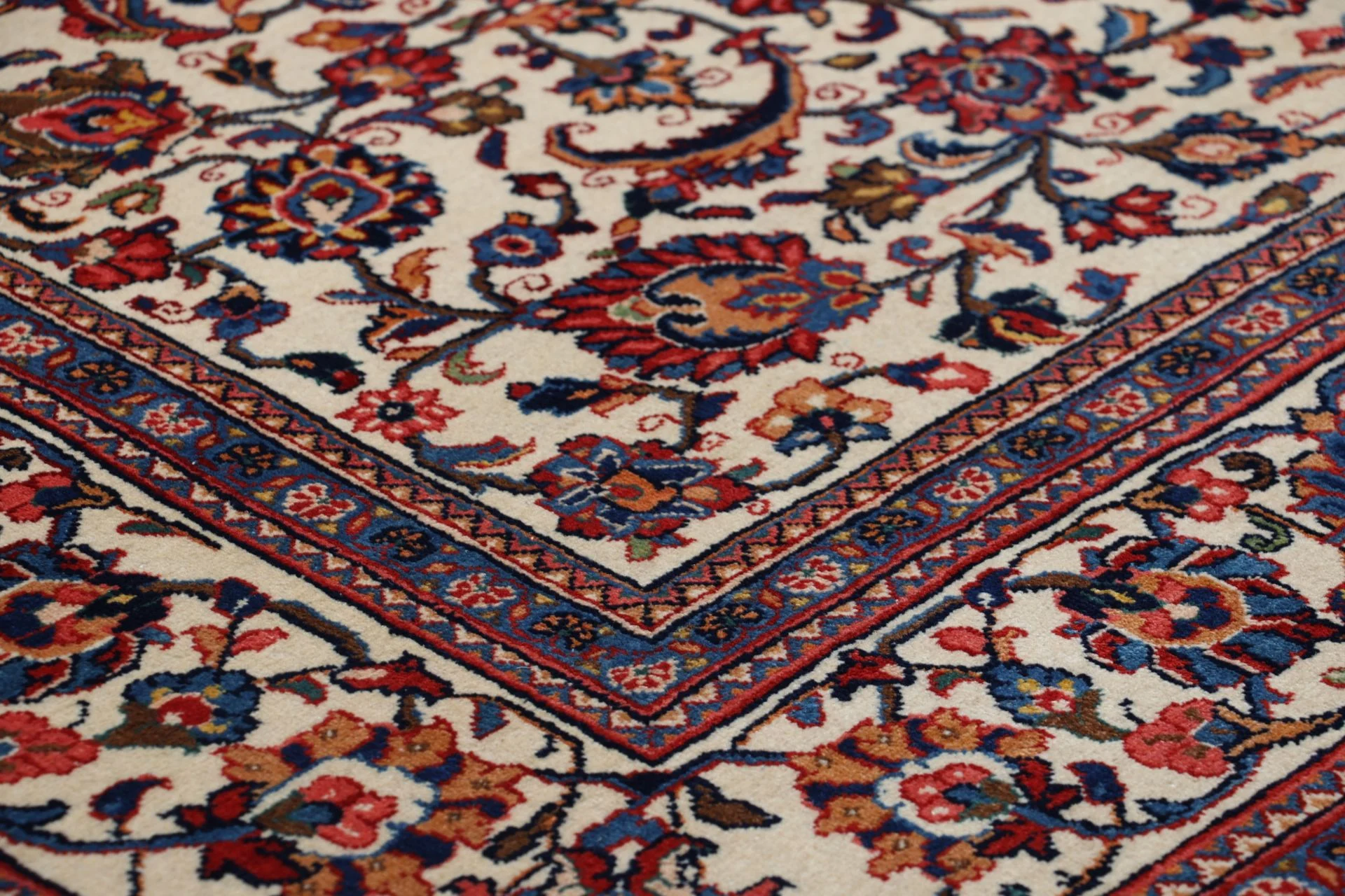 Sarough Perserteppich 206 × 312 cm aus Wolle, handgeknüpft