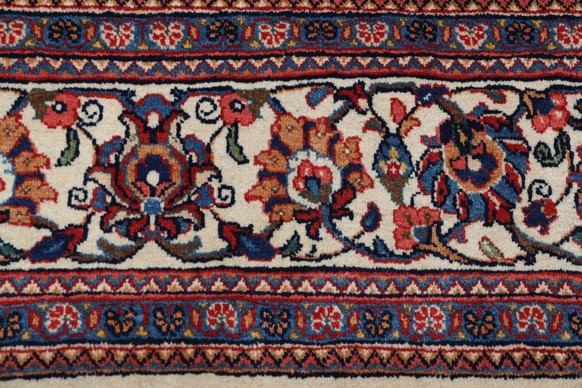 Sarough Perserteppich 206 × 312 cm aus Wolle, handgeknüpft