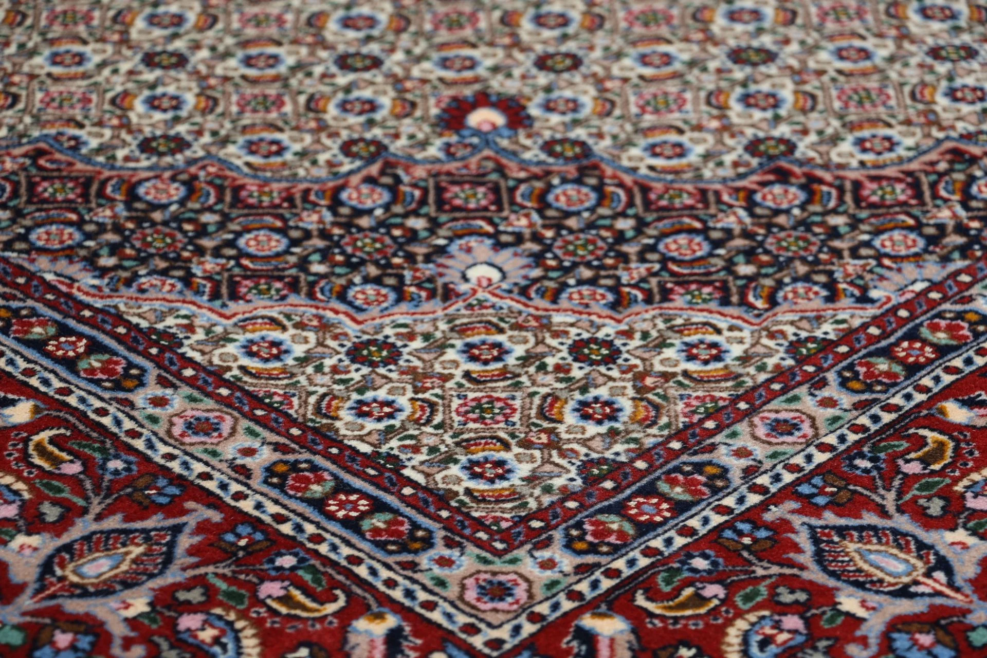 Moud Perserteppich 166 × 236 cm aus Wolle & Seide, handgeknüpft