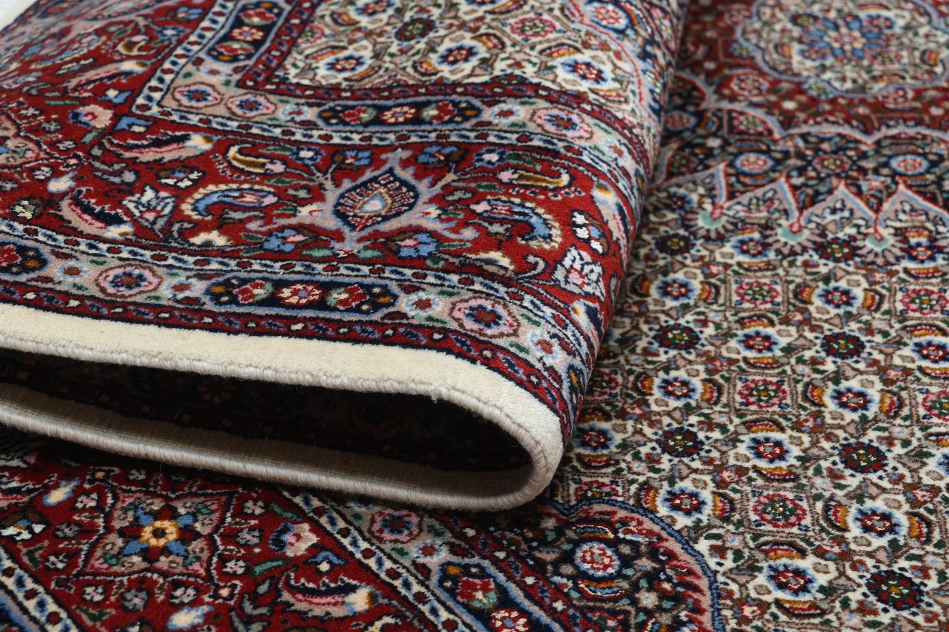 Moud Perserteppich 166 × 236 cm aus Wolle & Seide, handgeknüpft