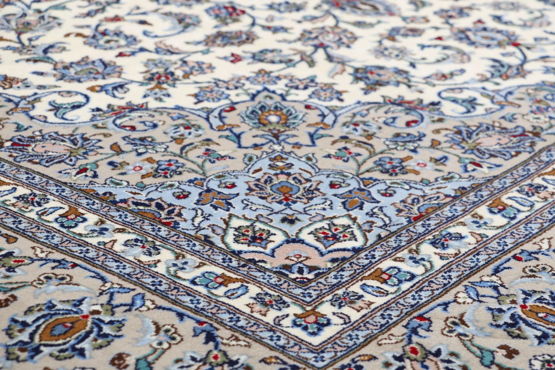 Kashan Perserteppich aus Iran, 250 × 340 cm