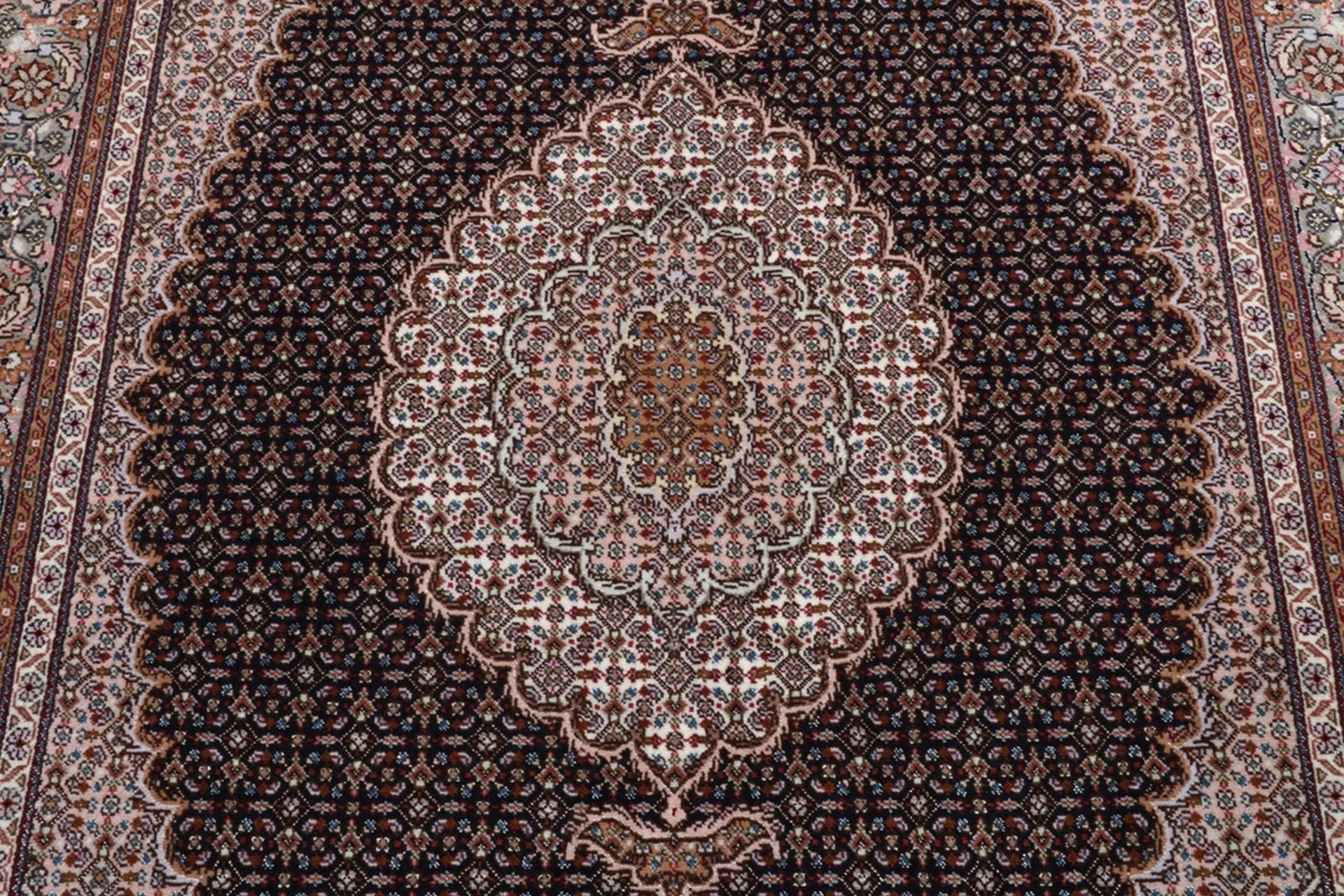 Handgeknüpfter Täbriz Perserteppich, 153 × 212 cm, Wolle & Seide