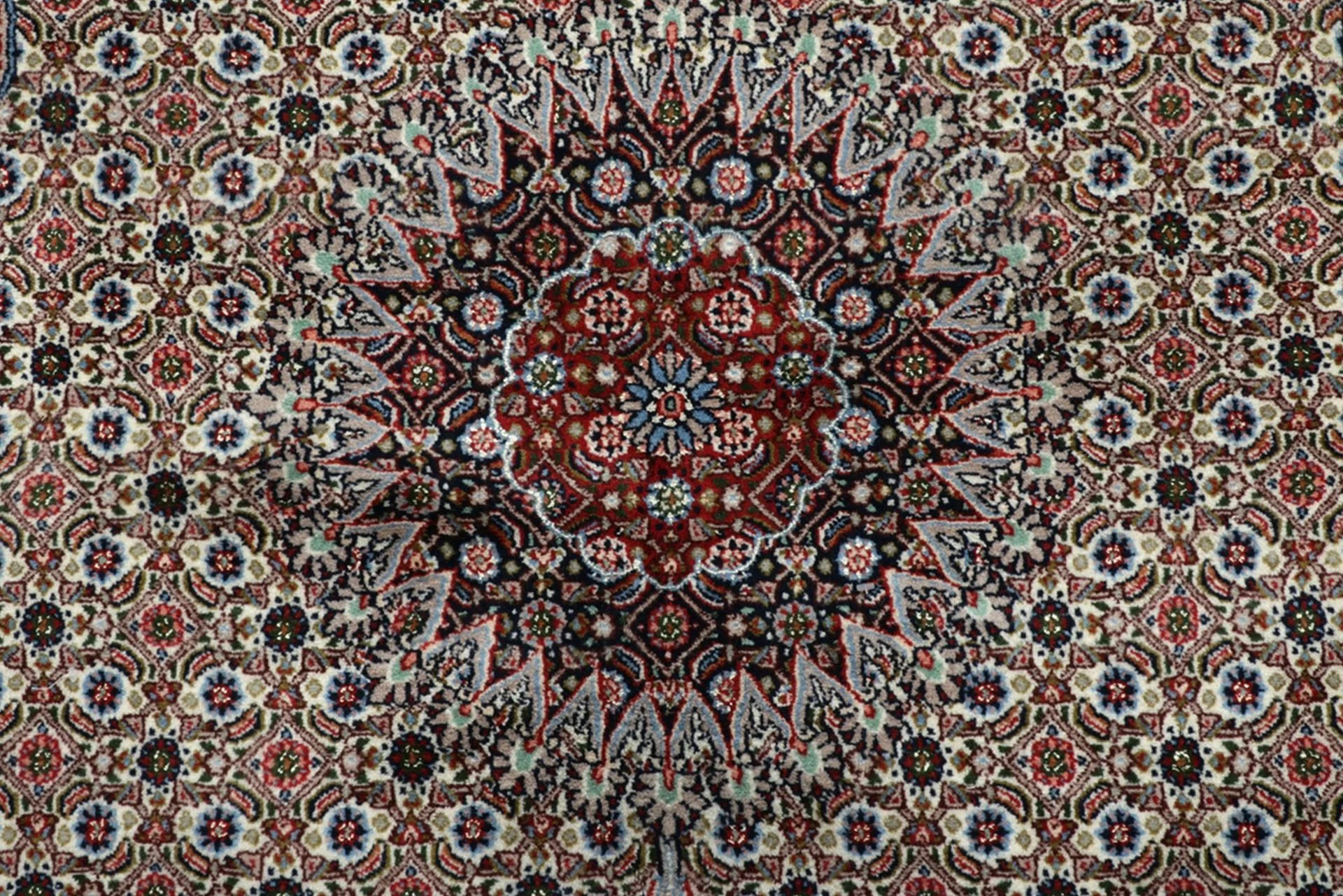 Moud Perserteppich 140 × 217 cm aus Wolle & Seide, handgeknüpft