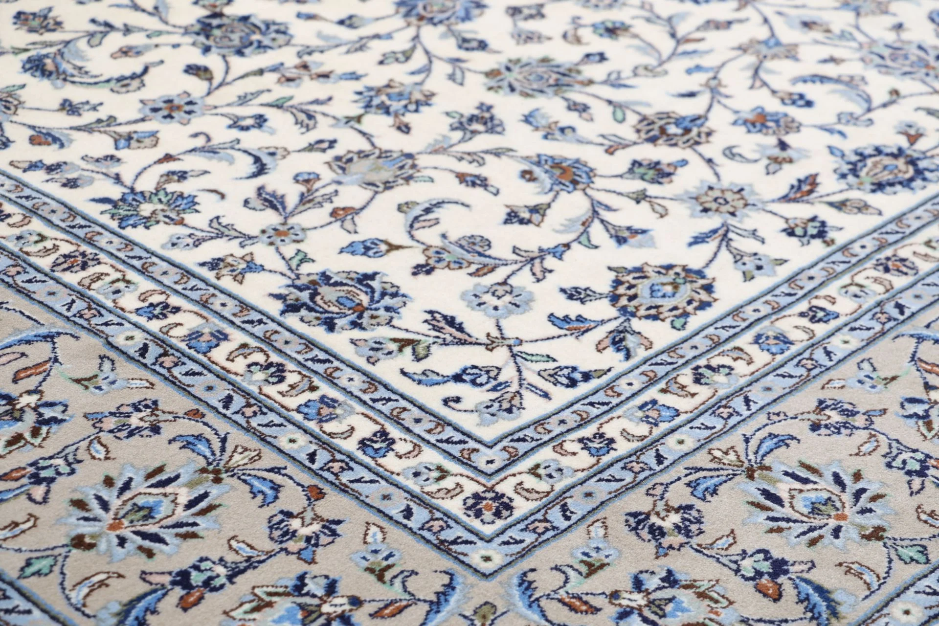 Kashan Perserteppich aus Iran, 251 × 350 cm