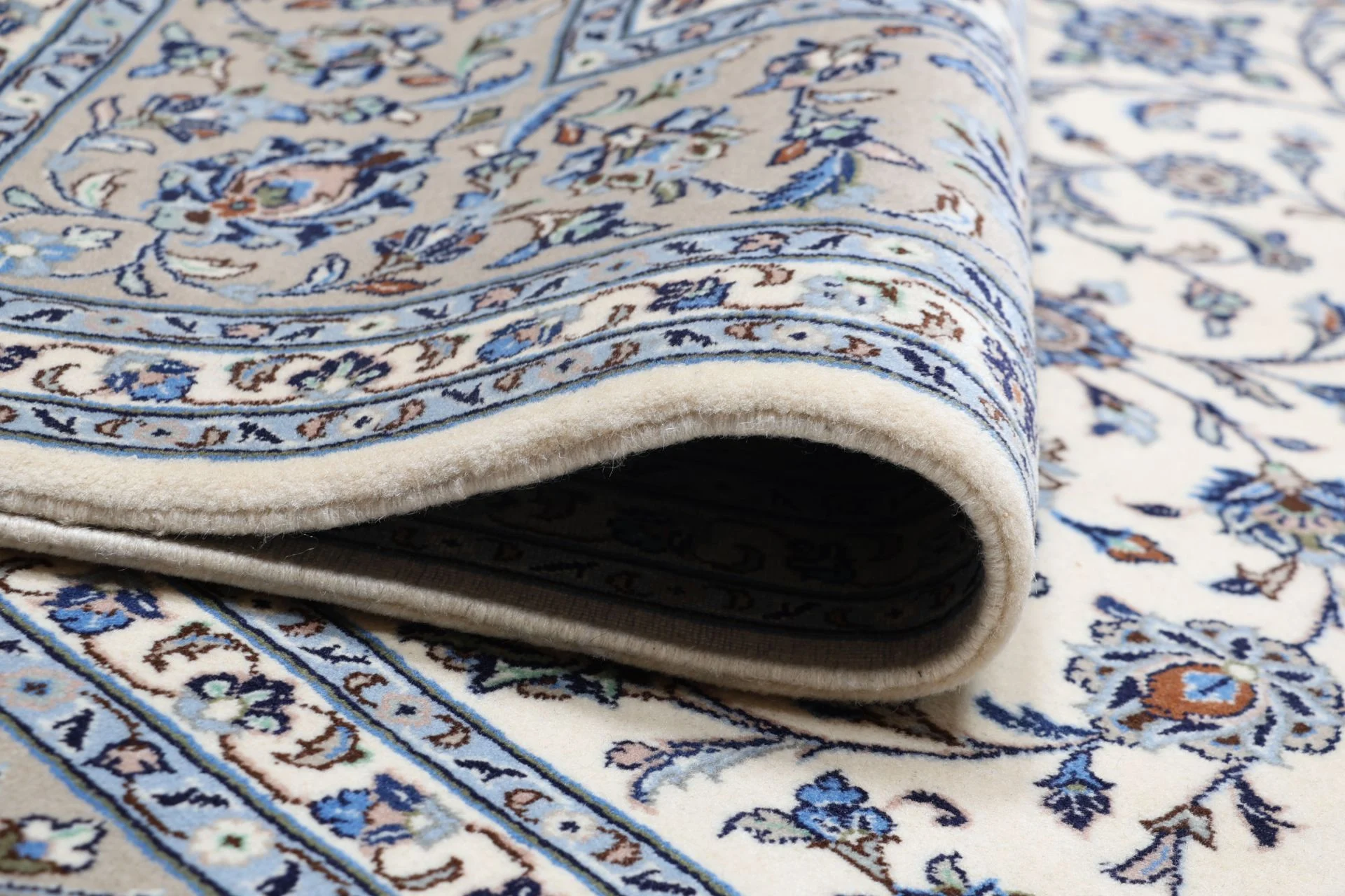 Kashan Perserteppich aus Iran, 251 × 350 cm