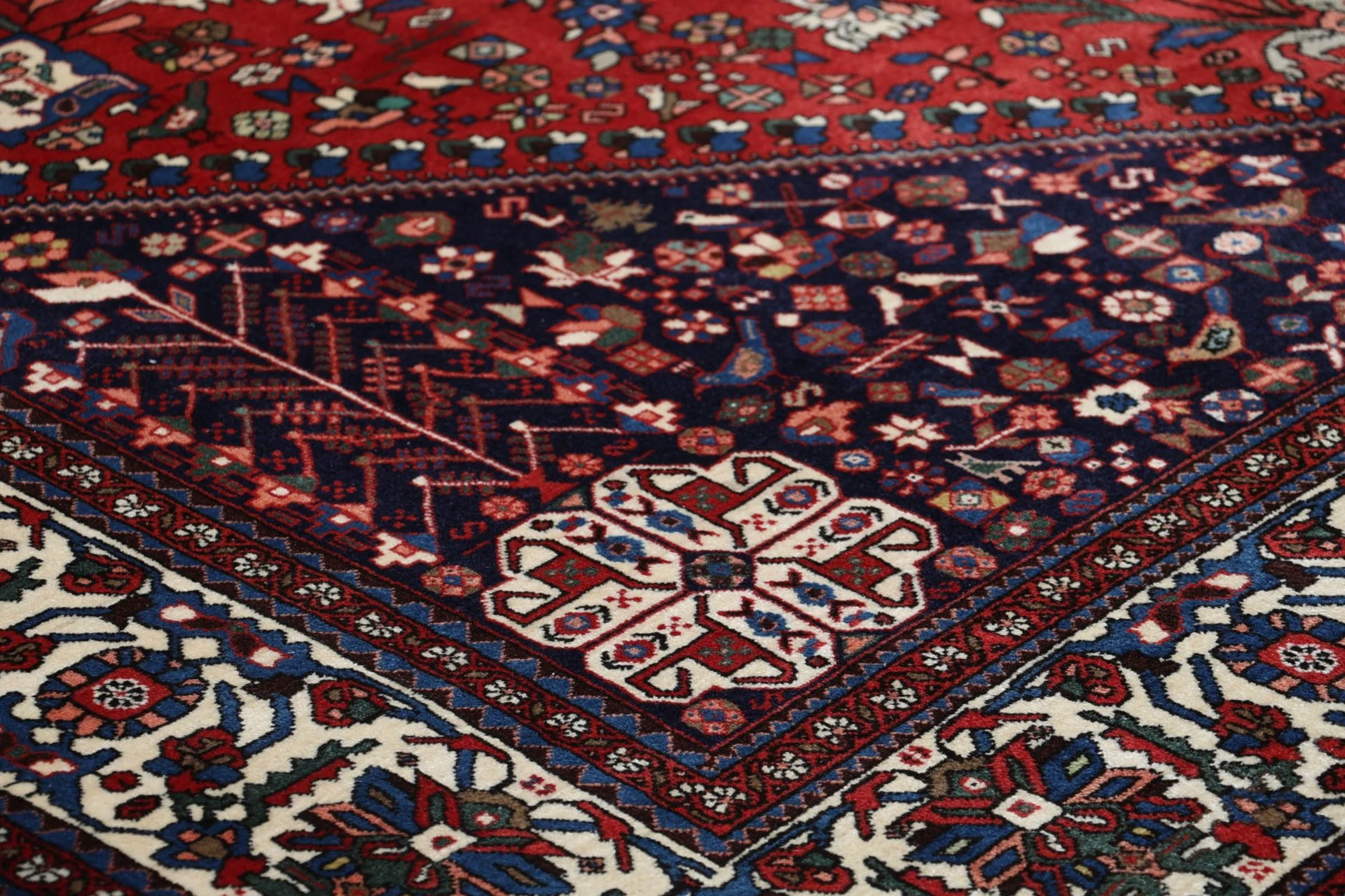 Perserteppich aus Iran, 215 × 319 cm