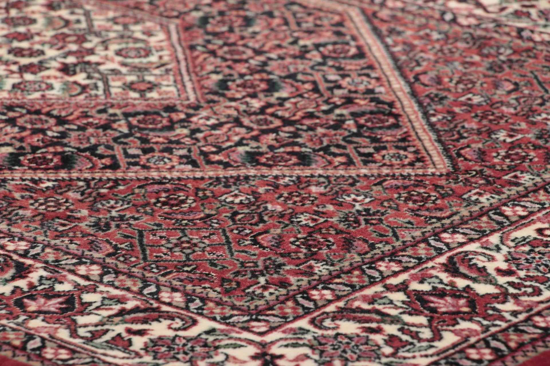 Bijar Perserteppich aus Iran, 82 × 300 cm