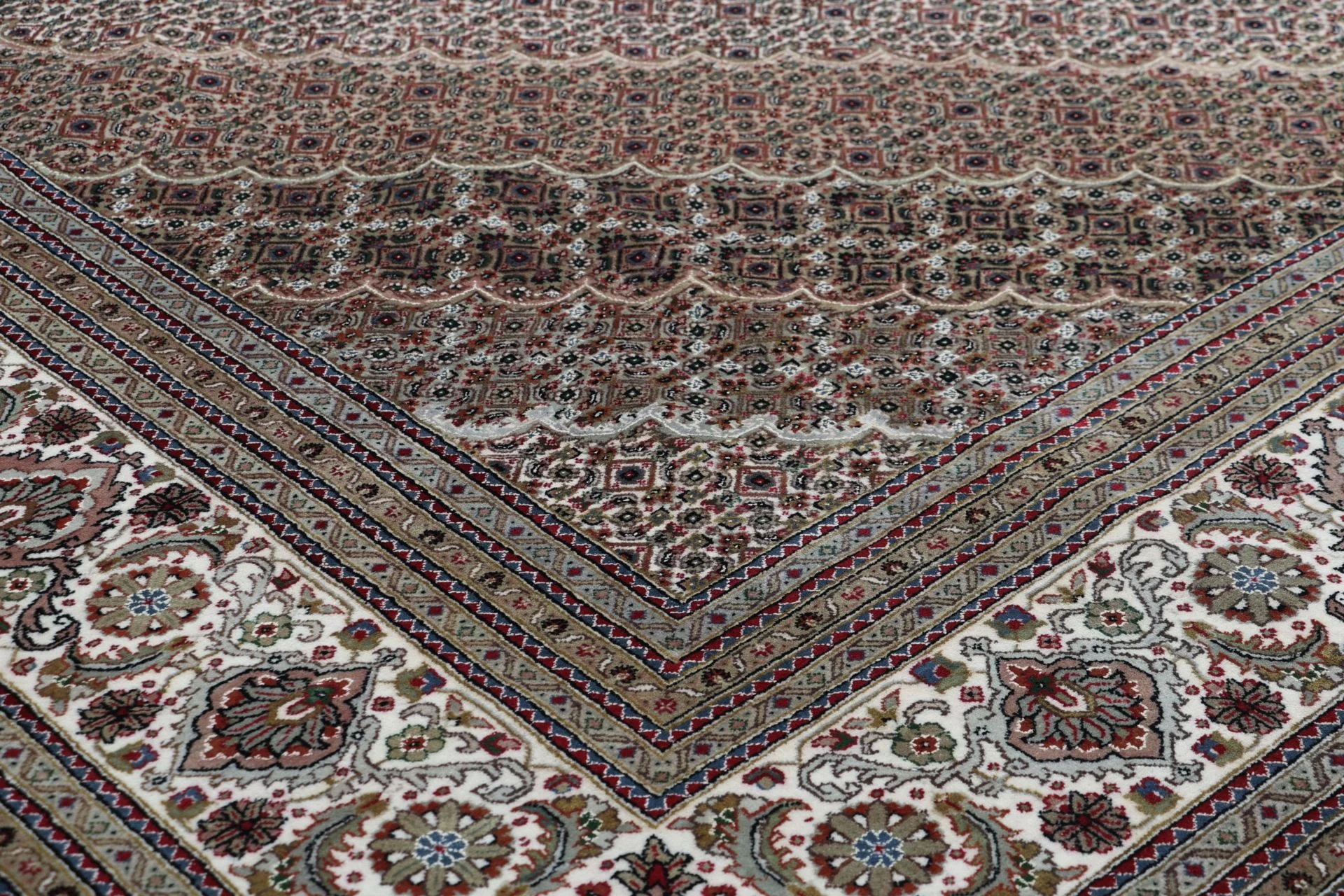 Täbriz Orientteppich 298 × 396 cm aus Wolle, handgeknüpft