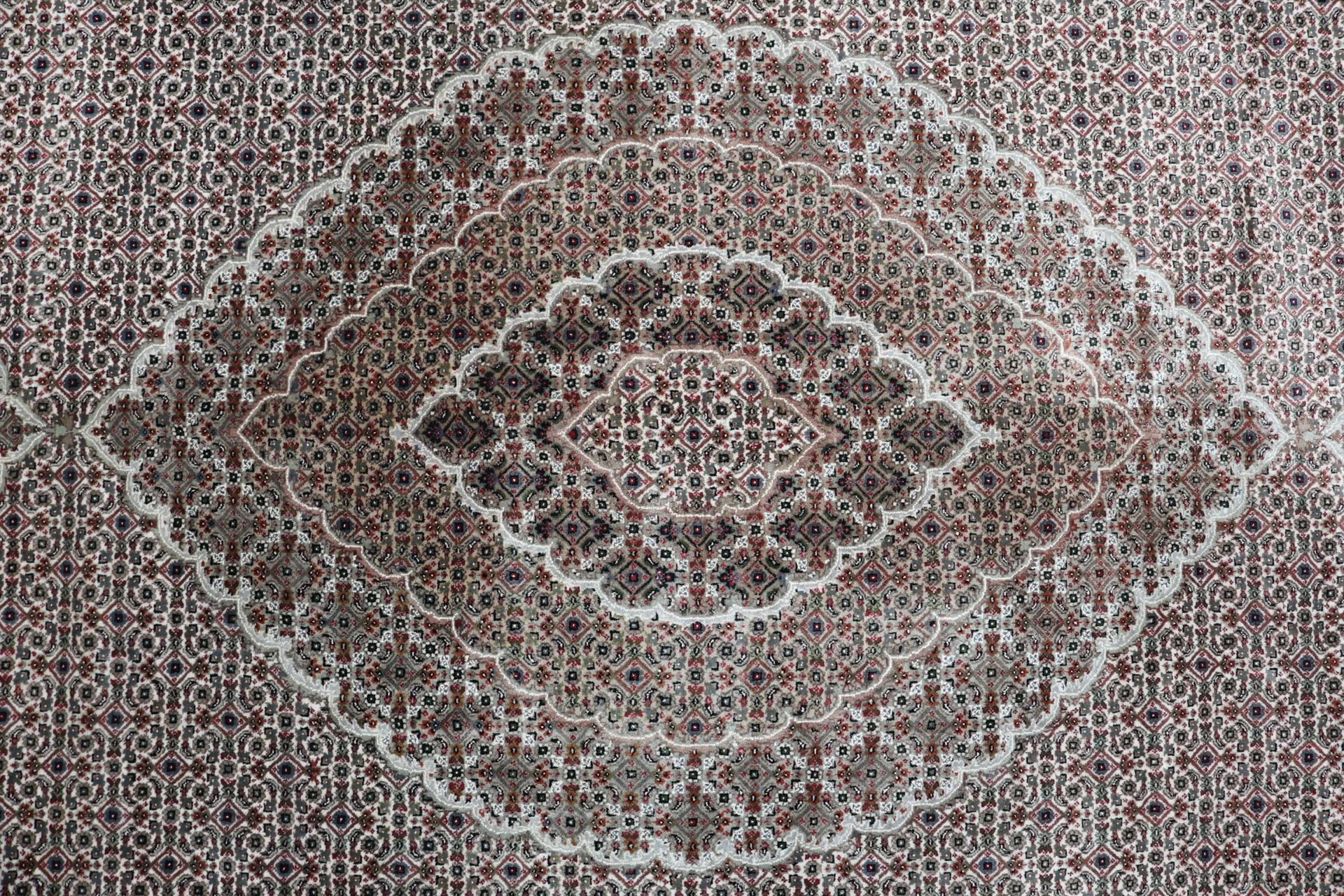 Täbriz Orientteppich 298 × 396 cm aus Wolle, handgeknüpft