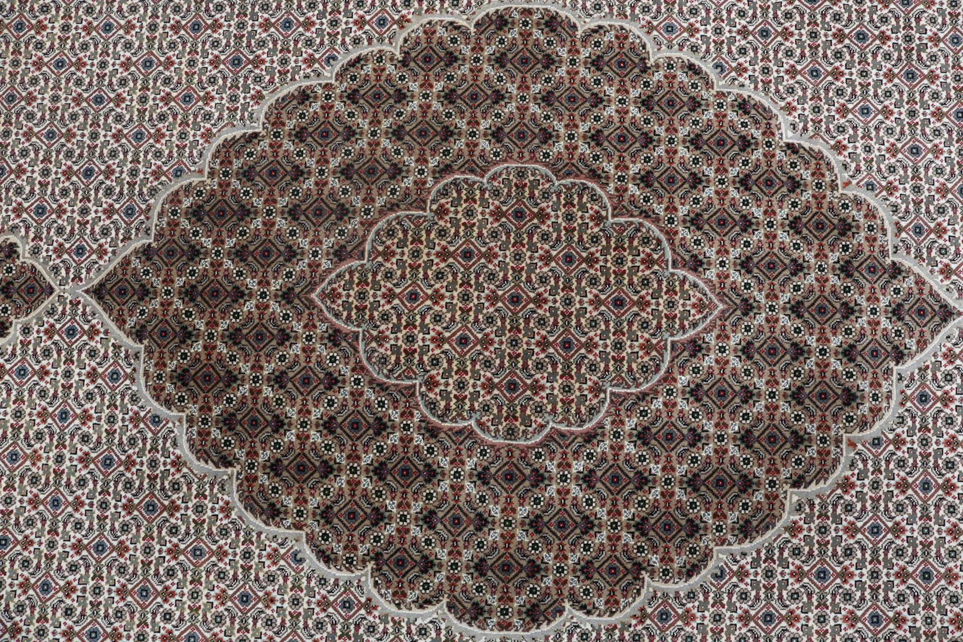Handgeknüpfter Täbriz Orientteppich 252 × 354 cm