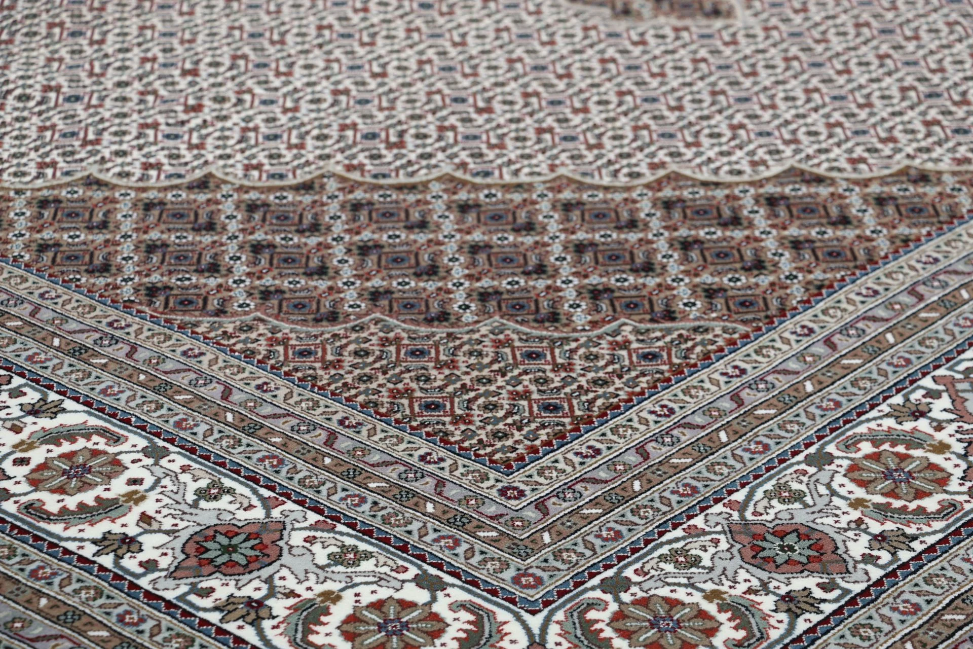 Handgeknüpfter Täbriz Orientteppich, 253 × 348 cm, Wolle