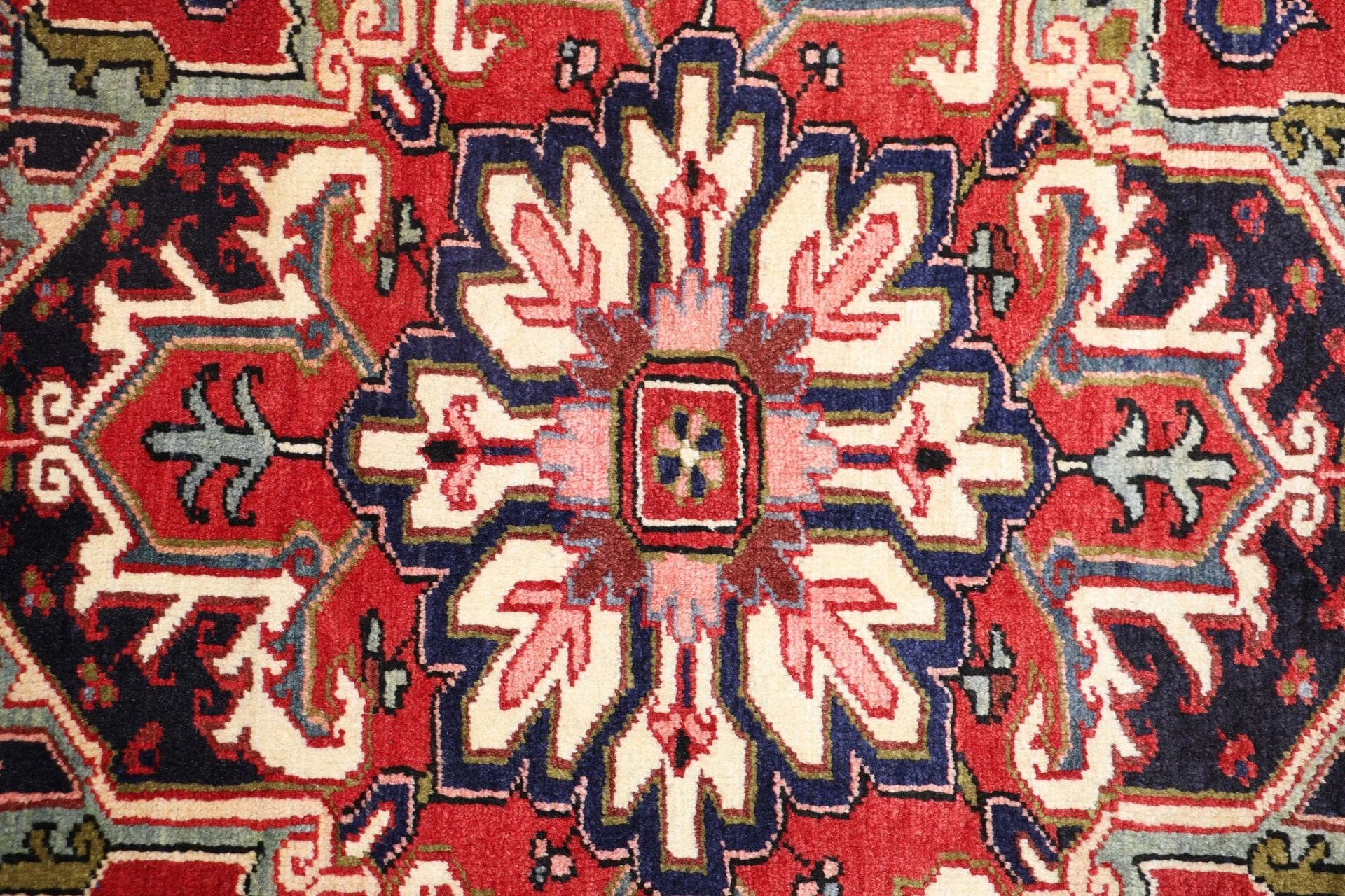 Heriz Perserteppich 247 × 330 cm aus Wolle, handgeknüpft