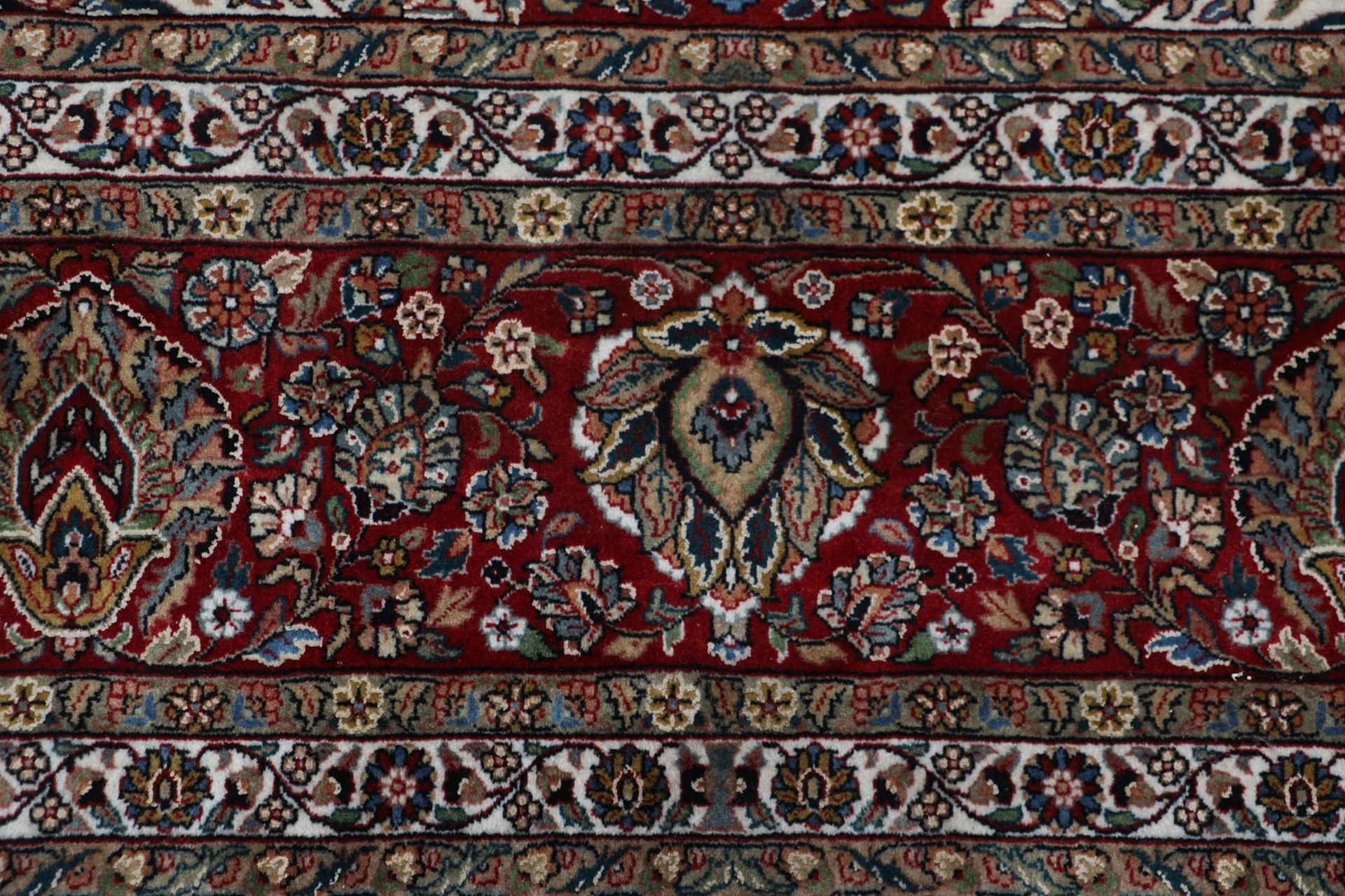 Orientteppich aus Indien, 245 × 305 cm
