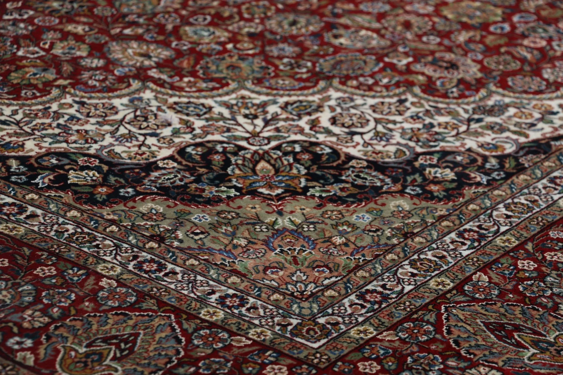 Orientteppich aus Indien, 245 × 305 cm