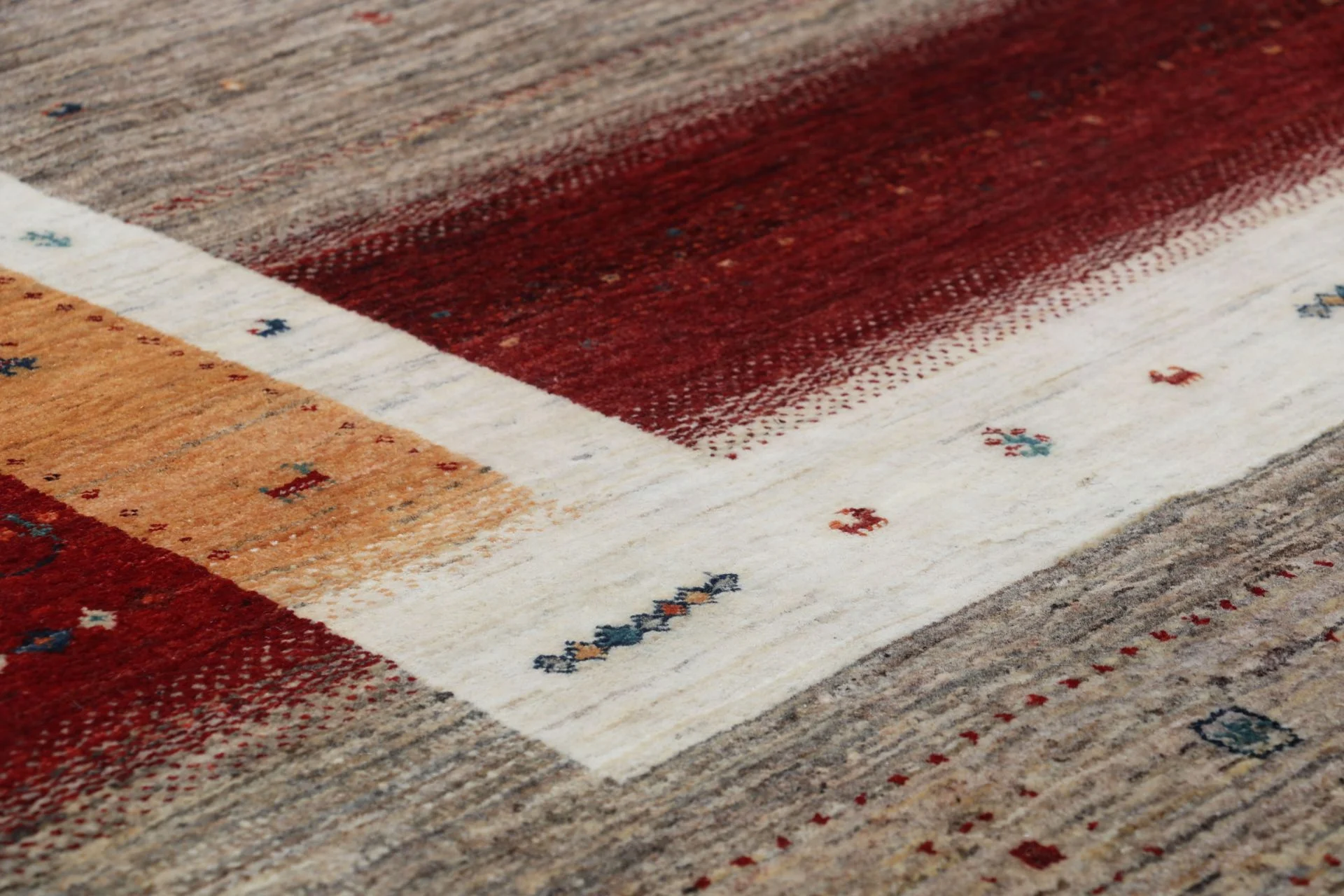 Loribaft Orientteppich aus Indien, 248 × 306 cm
