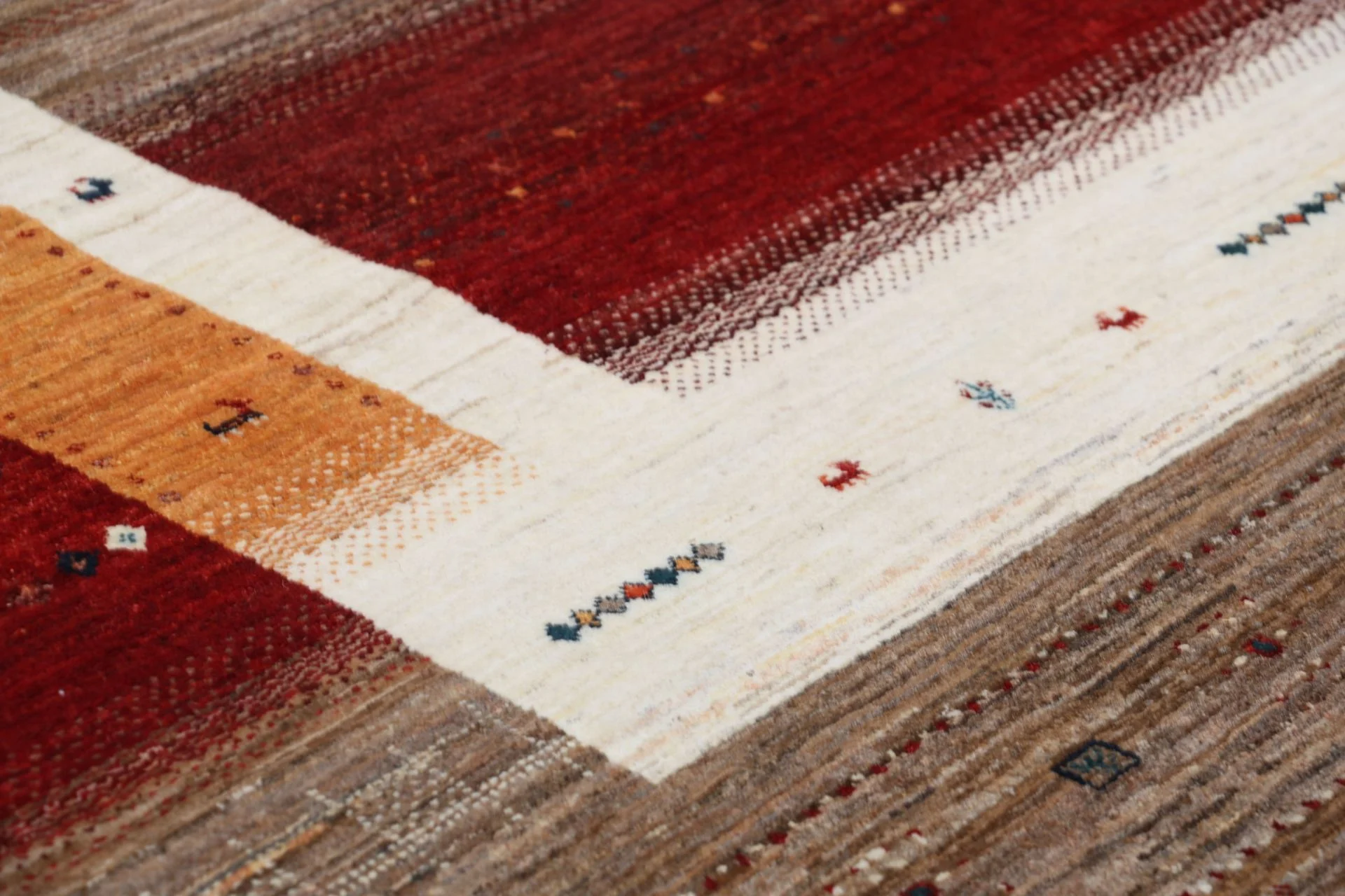 Loribaft Orientteppich aus Indien, 205 × 304 cm