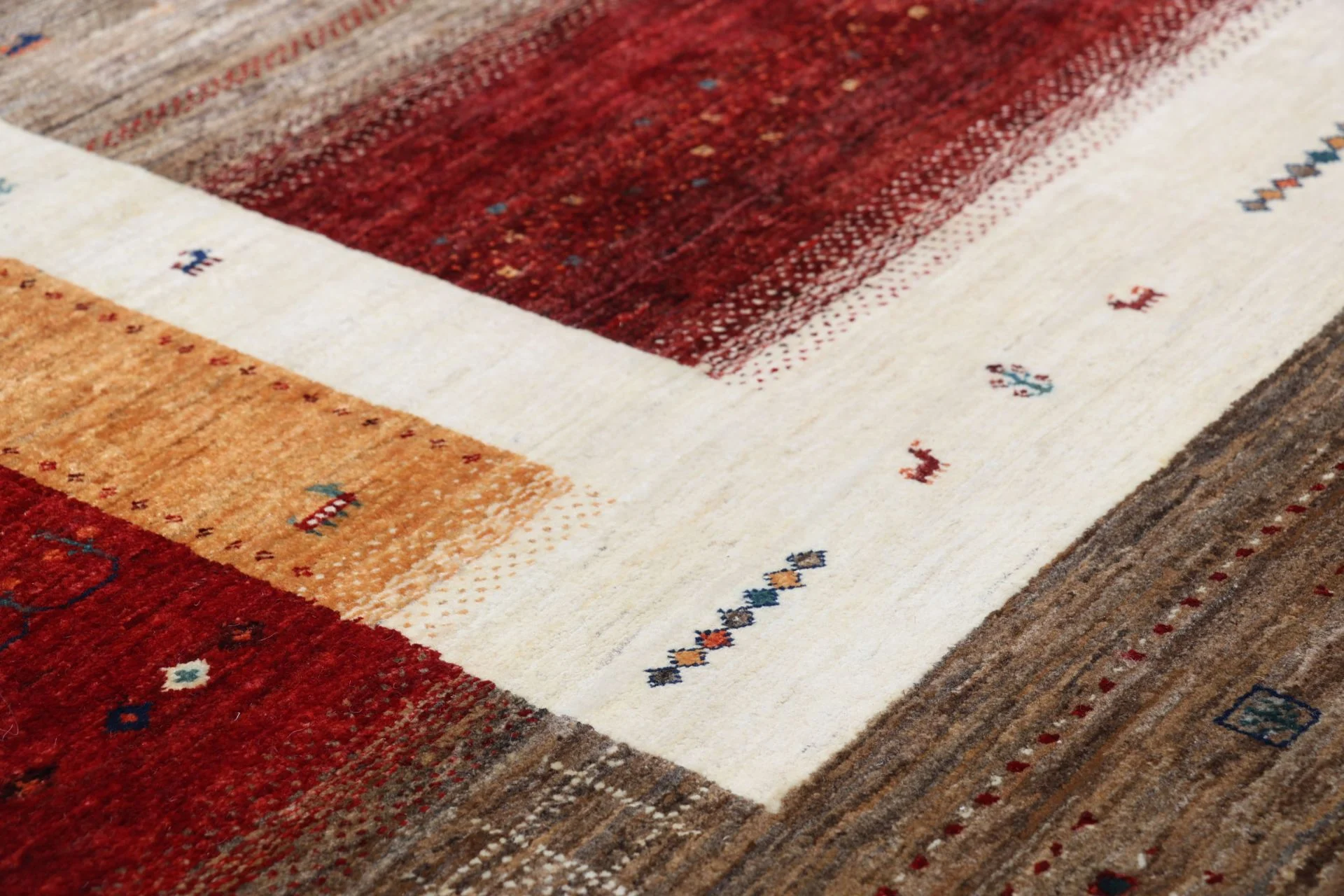 Loribaft Orientteppich aus Indien, 254 × 302 cm