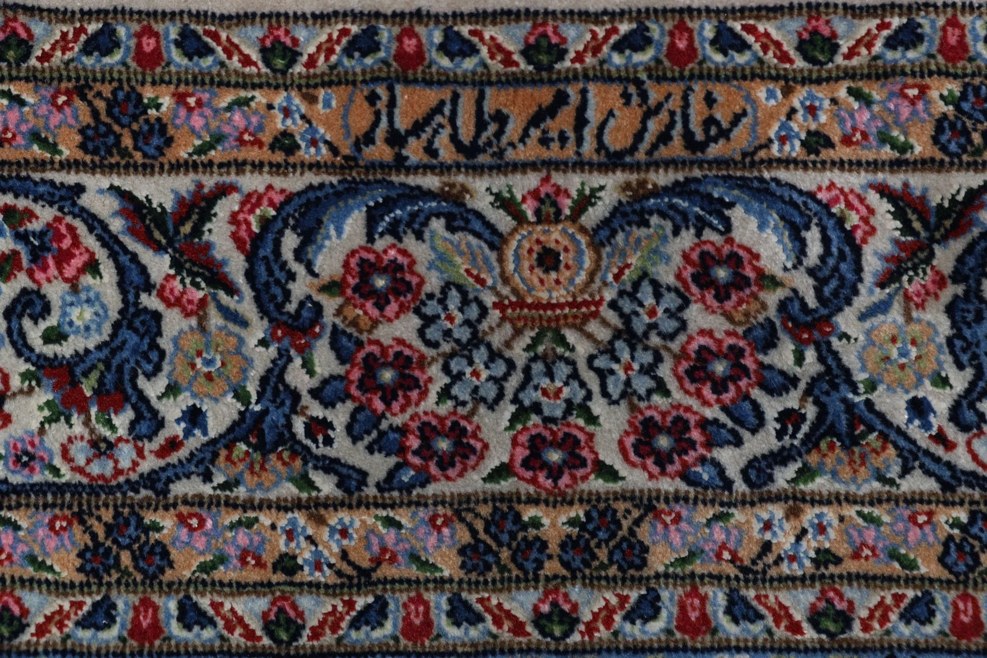 Kerman Perserteppich 163 × 245 cm aus Wolle & Seide, handgeknüpft
