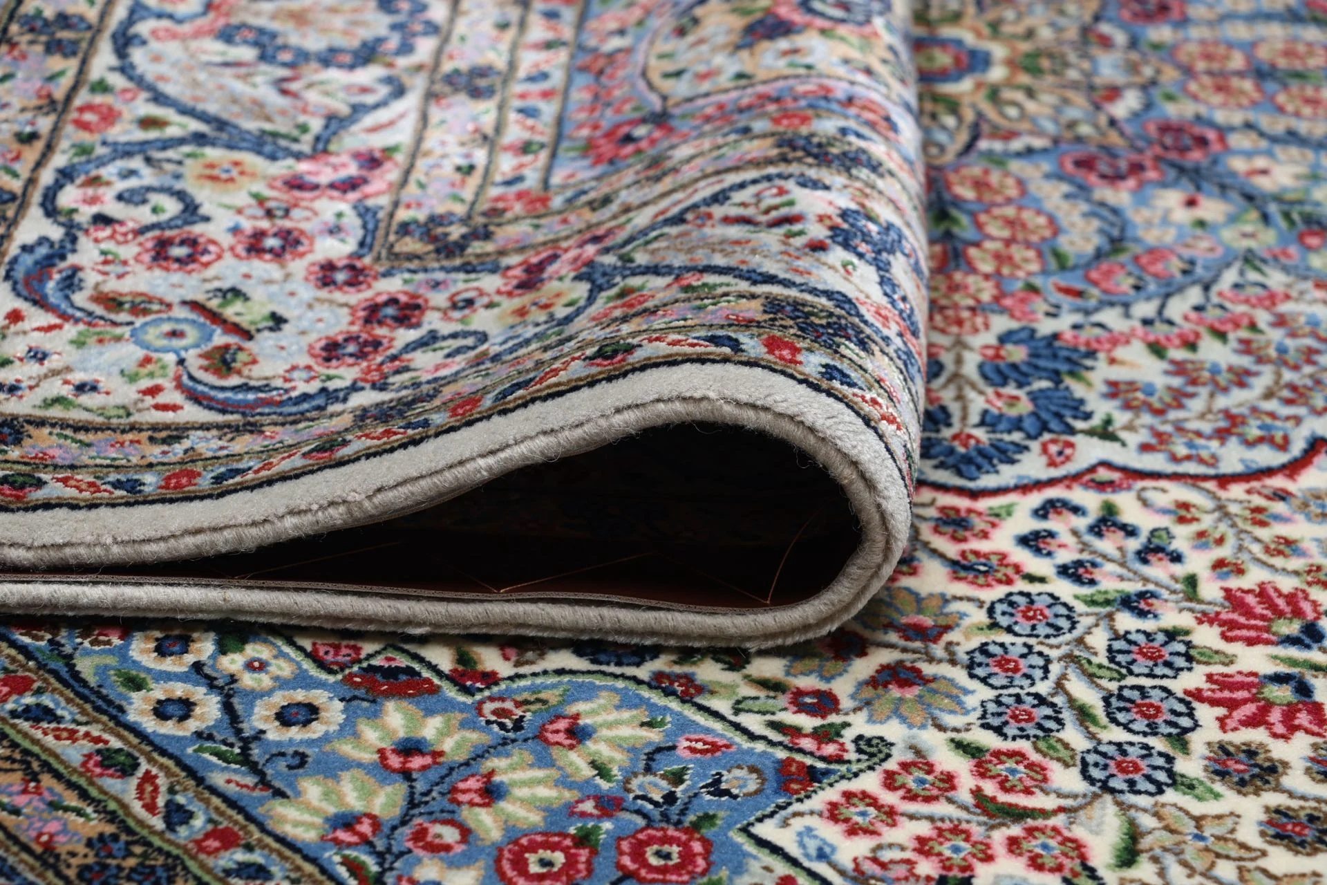 Kerman Perserteppich 163 × 245 cm aus Wolle & Seide, handgeknüpft
