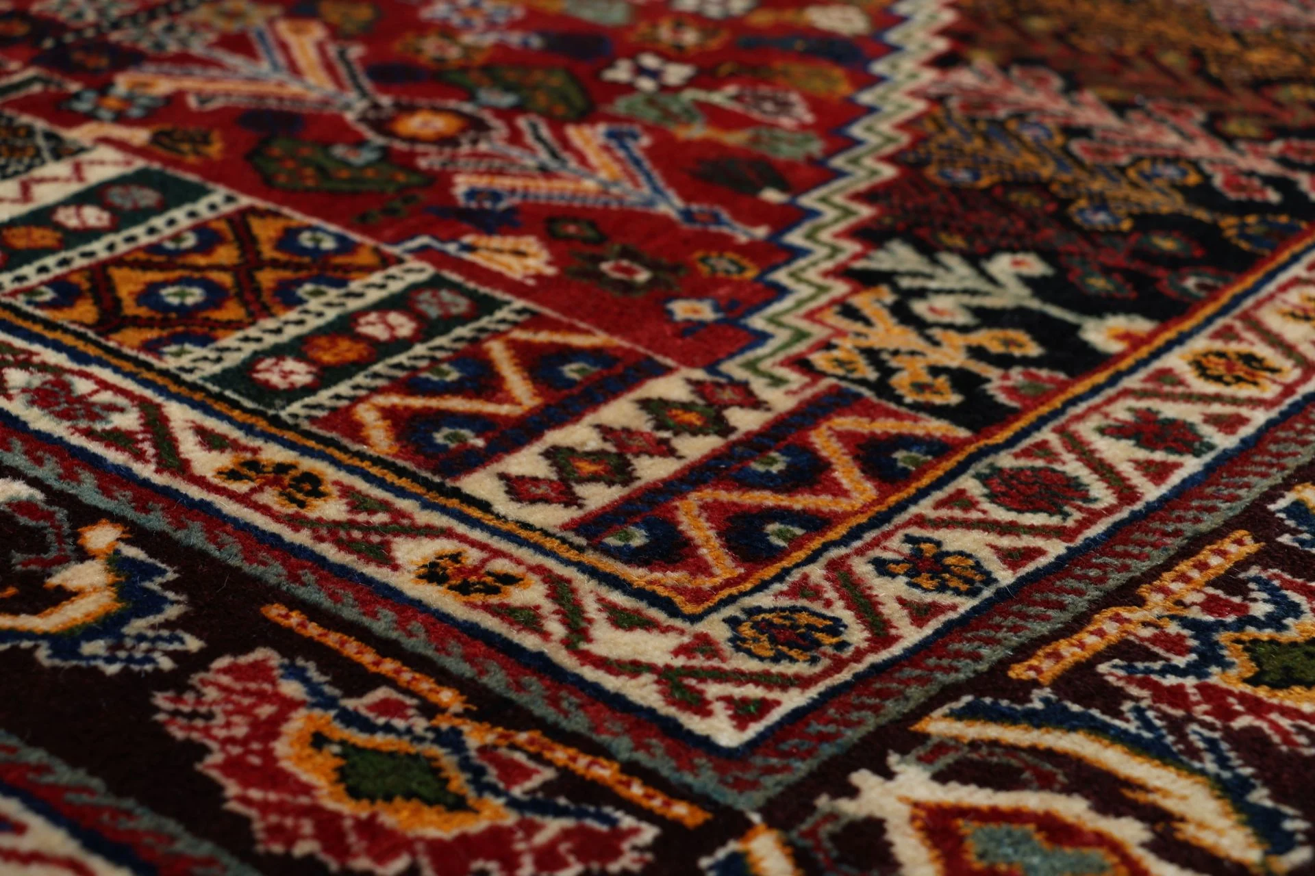 Shiraz Perserteppich aus Iran, 213 × 302 cm