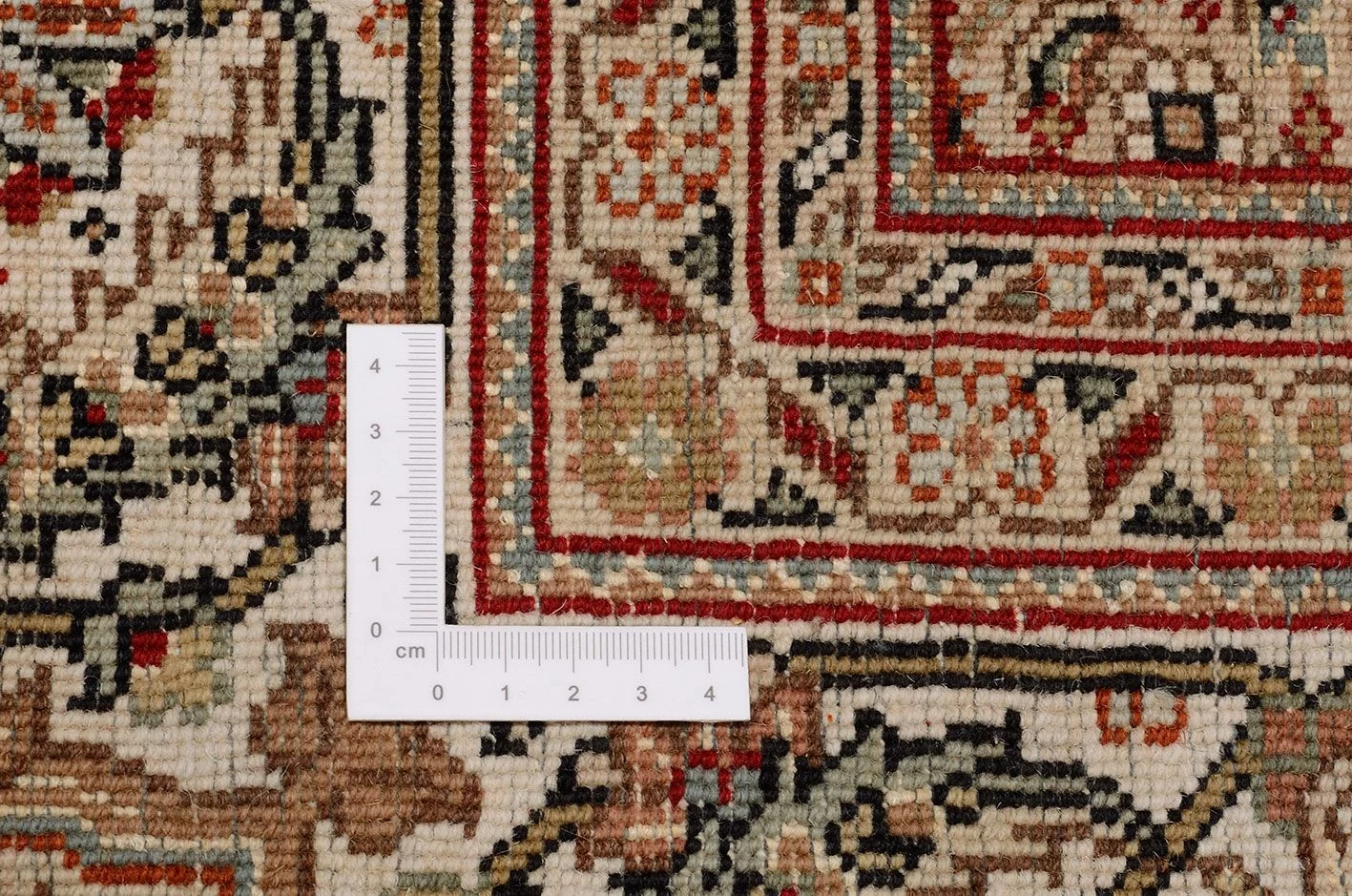 Handgeknüpfter Täbriz Orientteppich 172 × 244 cm