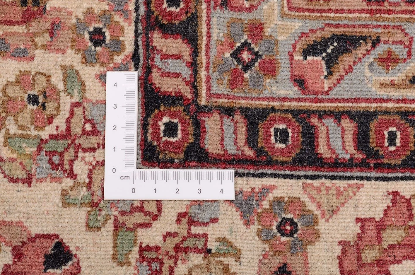 Handgeknüpfter Isfahan Orientteppich 254 × 352 cm