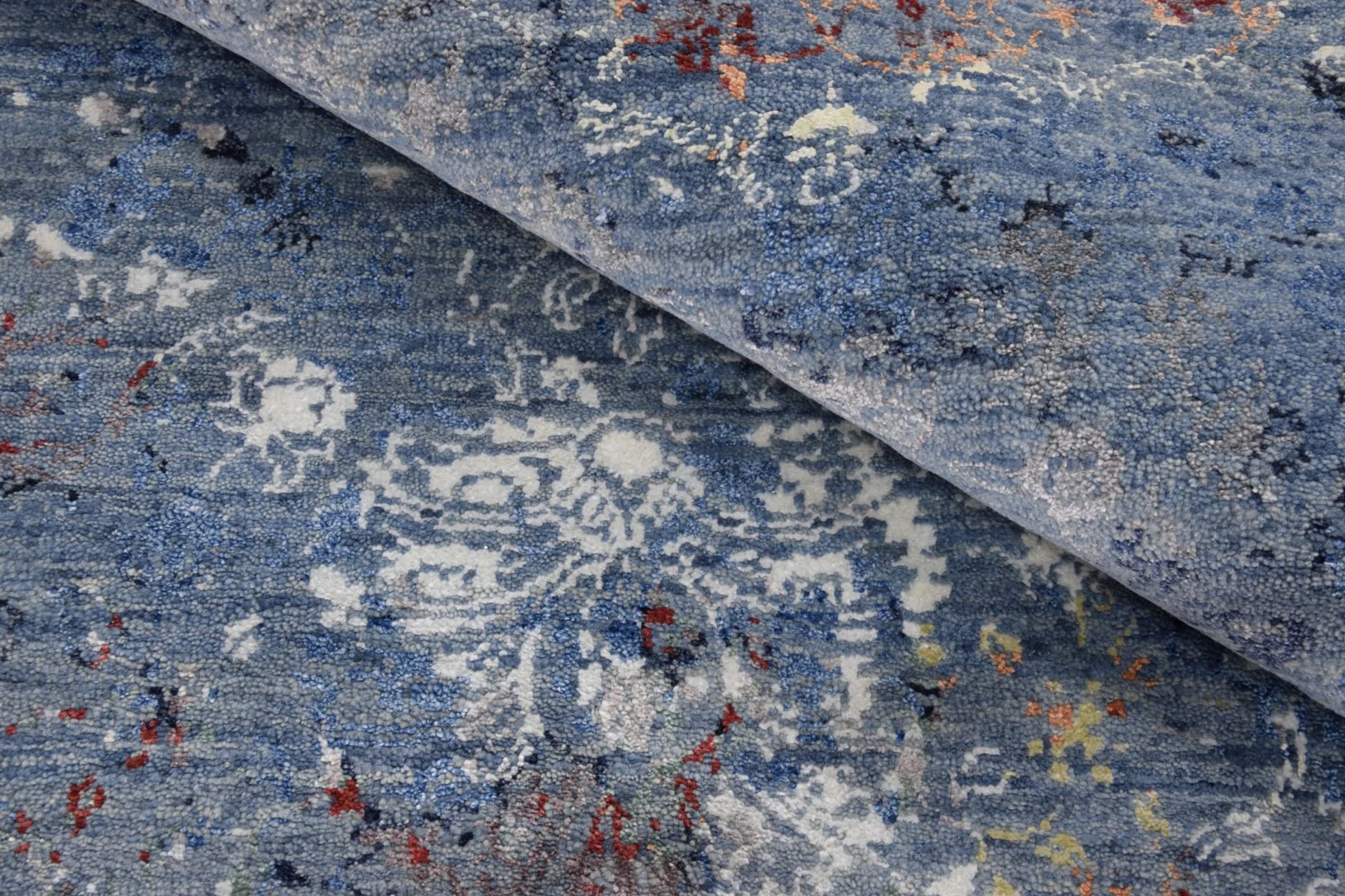 Orientteppich 184 × 275 cm aus Seide, handgeknüpft
