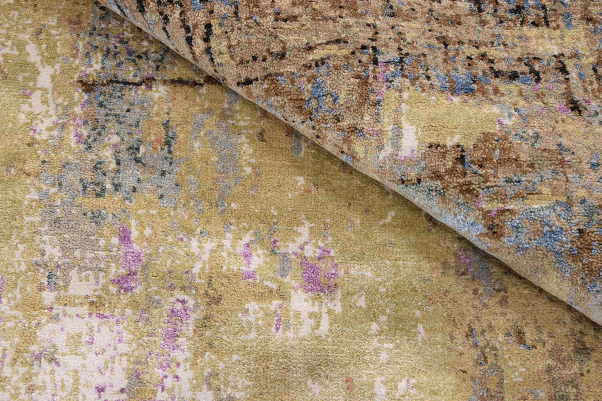 Orientteppich 185 × 273 cm aus Seide, handgeknüpft