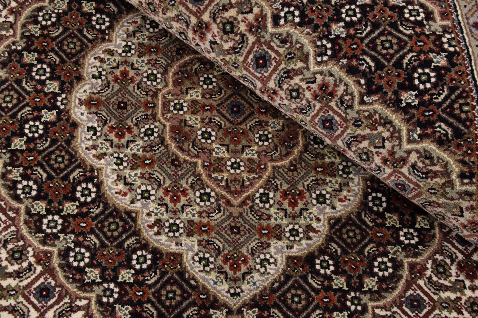 Täbriz Orientteppich aus Indien, 196 × 251 cm