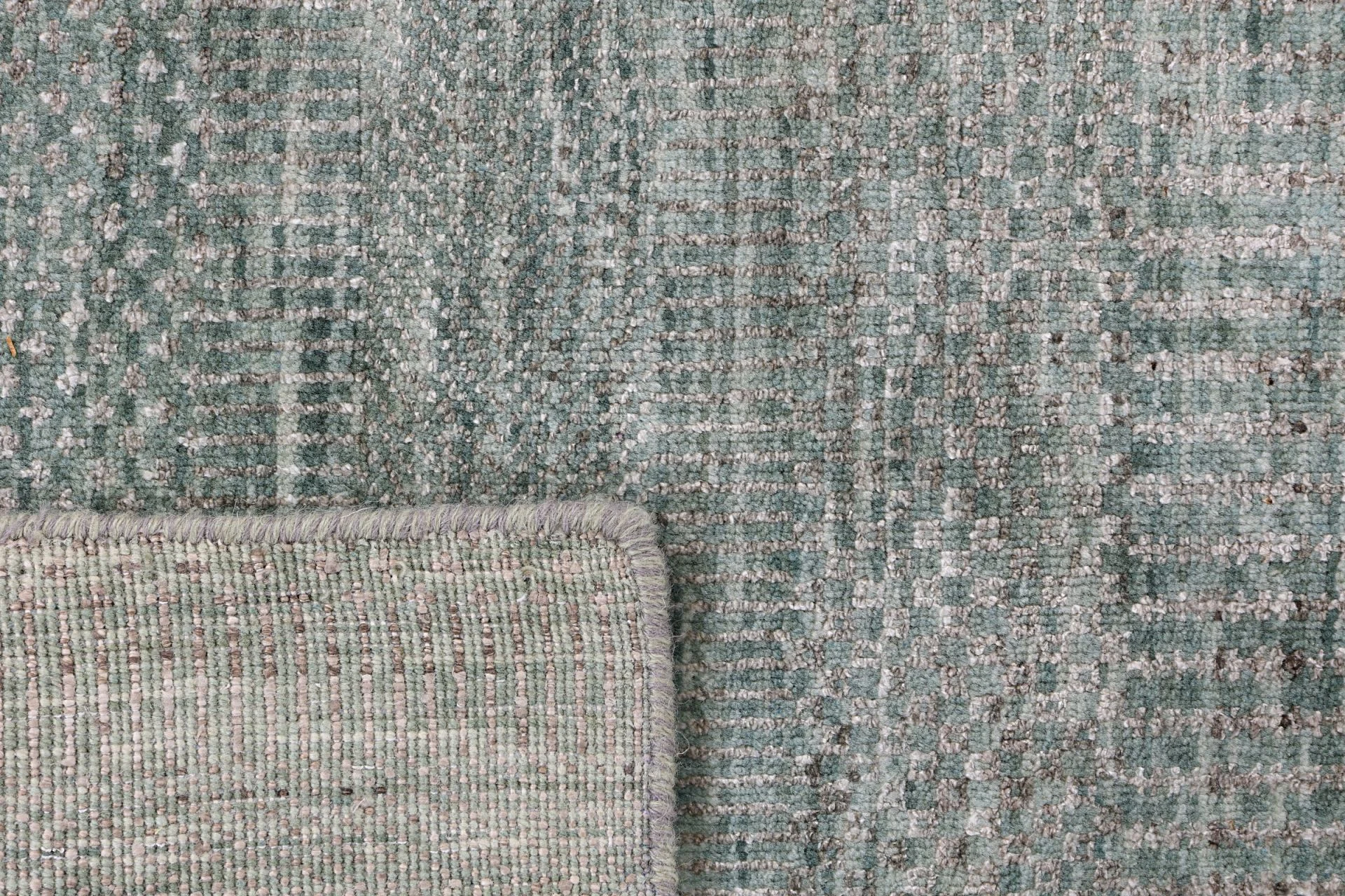Orientteppich 276 × 374 cm aus Wolle & Seide, handgeknüpft