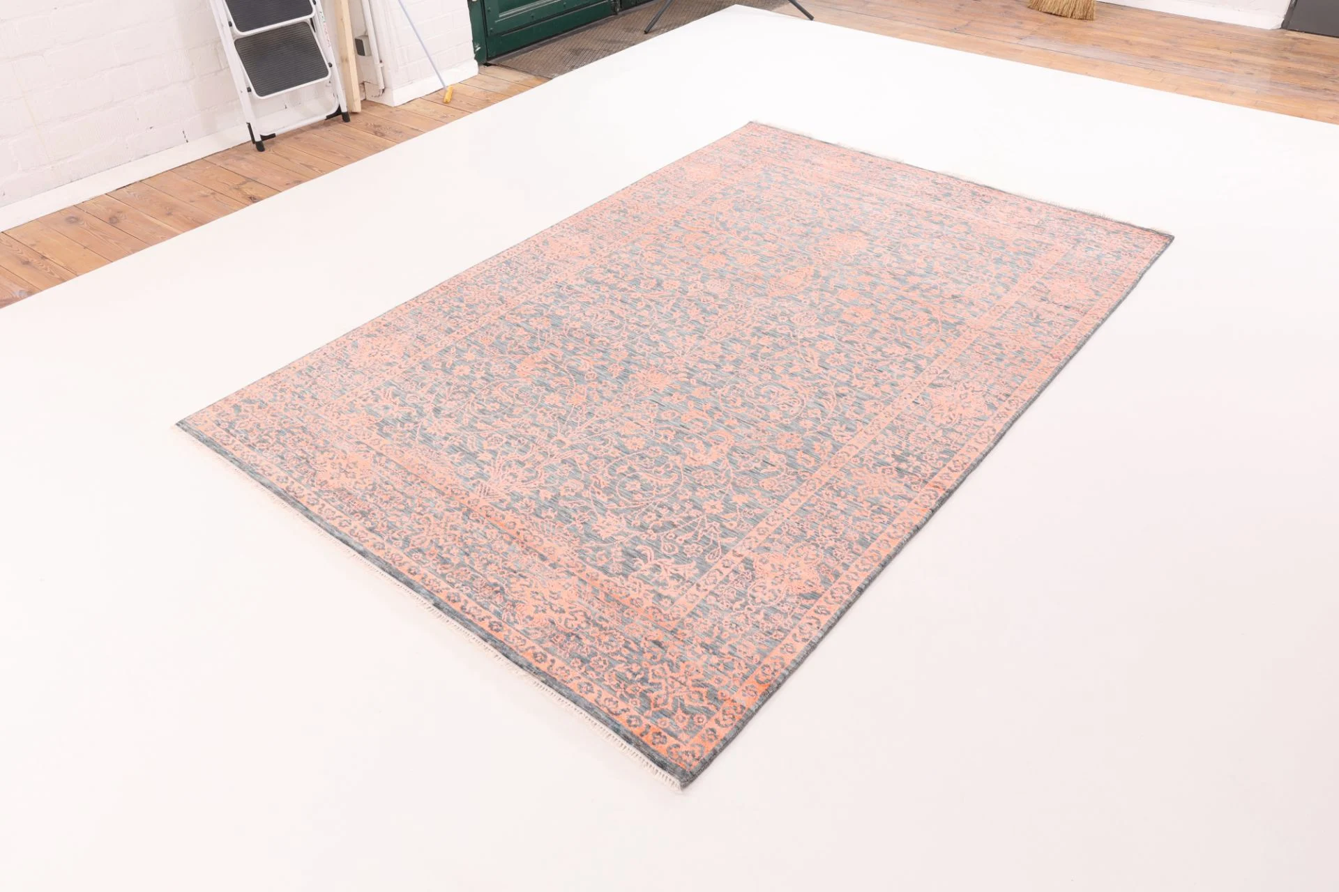 Orientteppich aus Indien, 185 × 280 cm