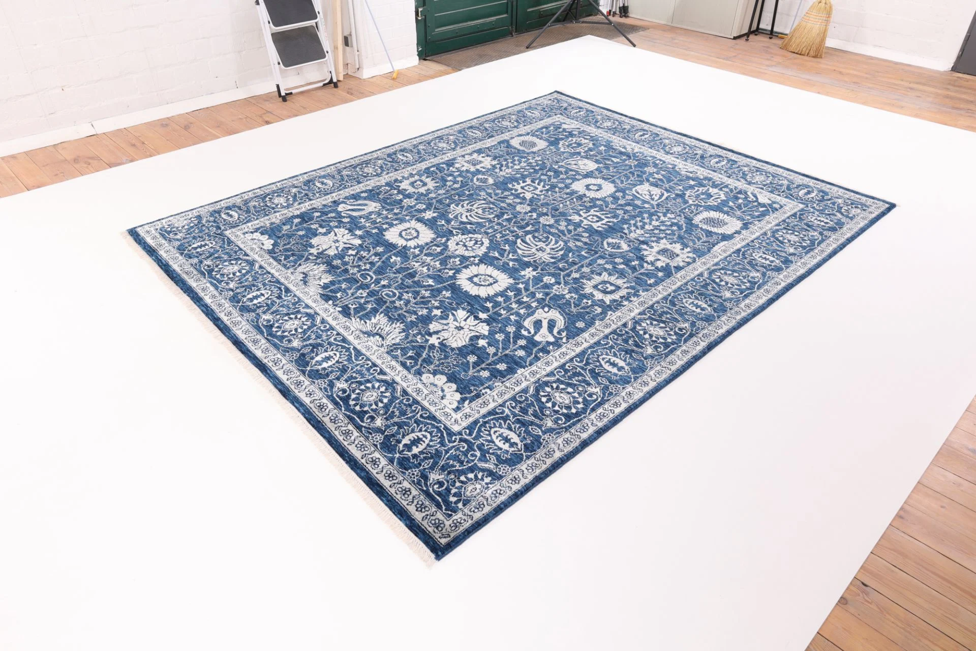 Handgeknüpfter Orientteppich, 243 × 310 cm, Wolle & Seide