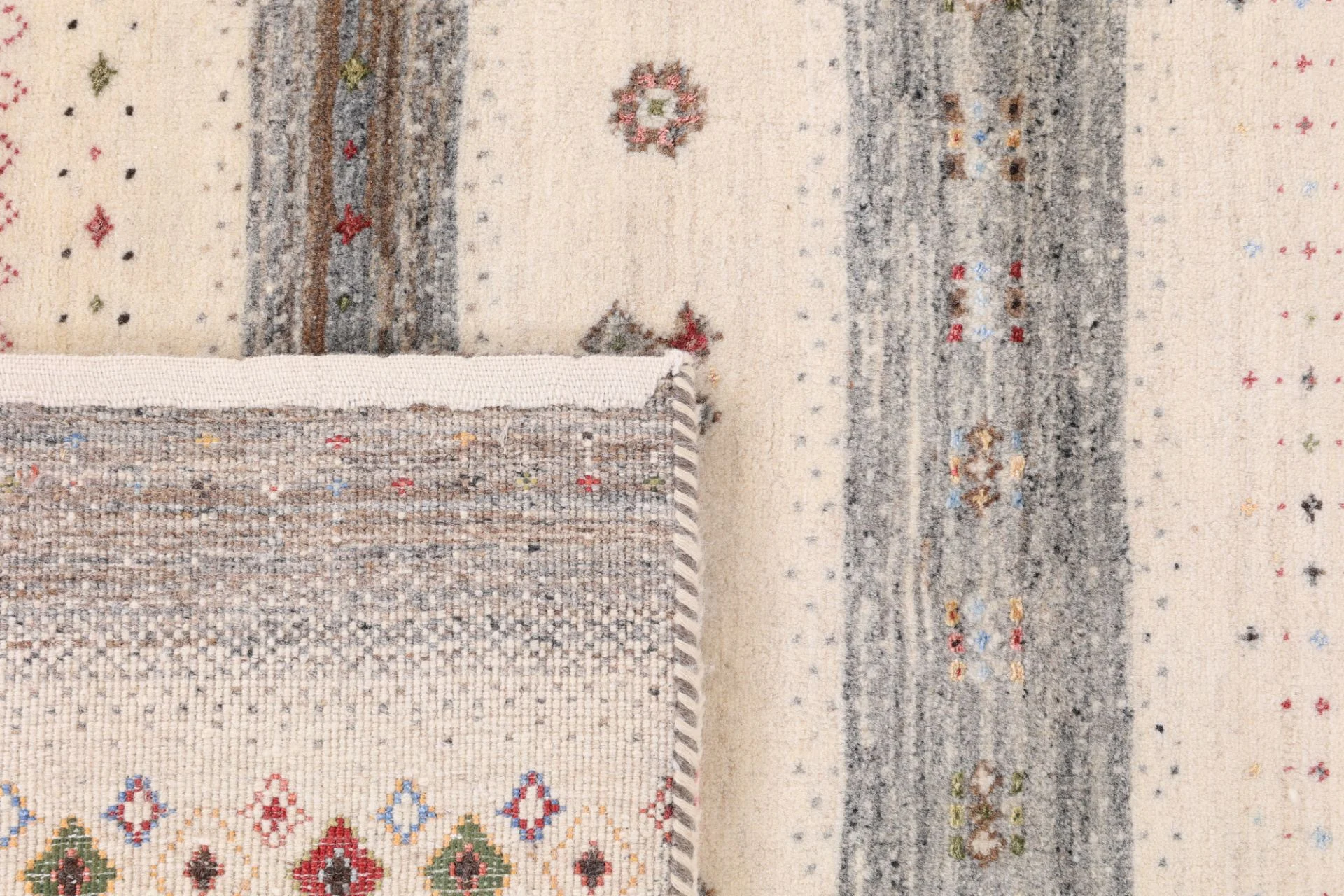 Loribaft Orientteppich 244 × 166 cm aus Wolle & Seide, handgeknüpft