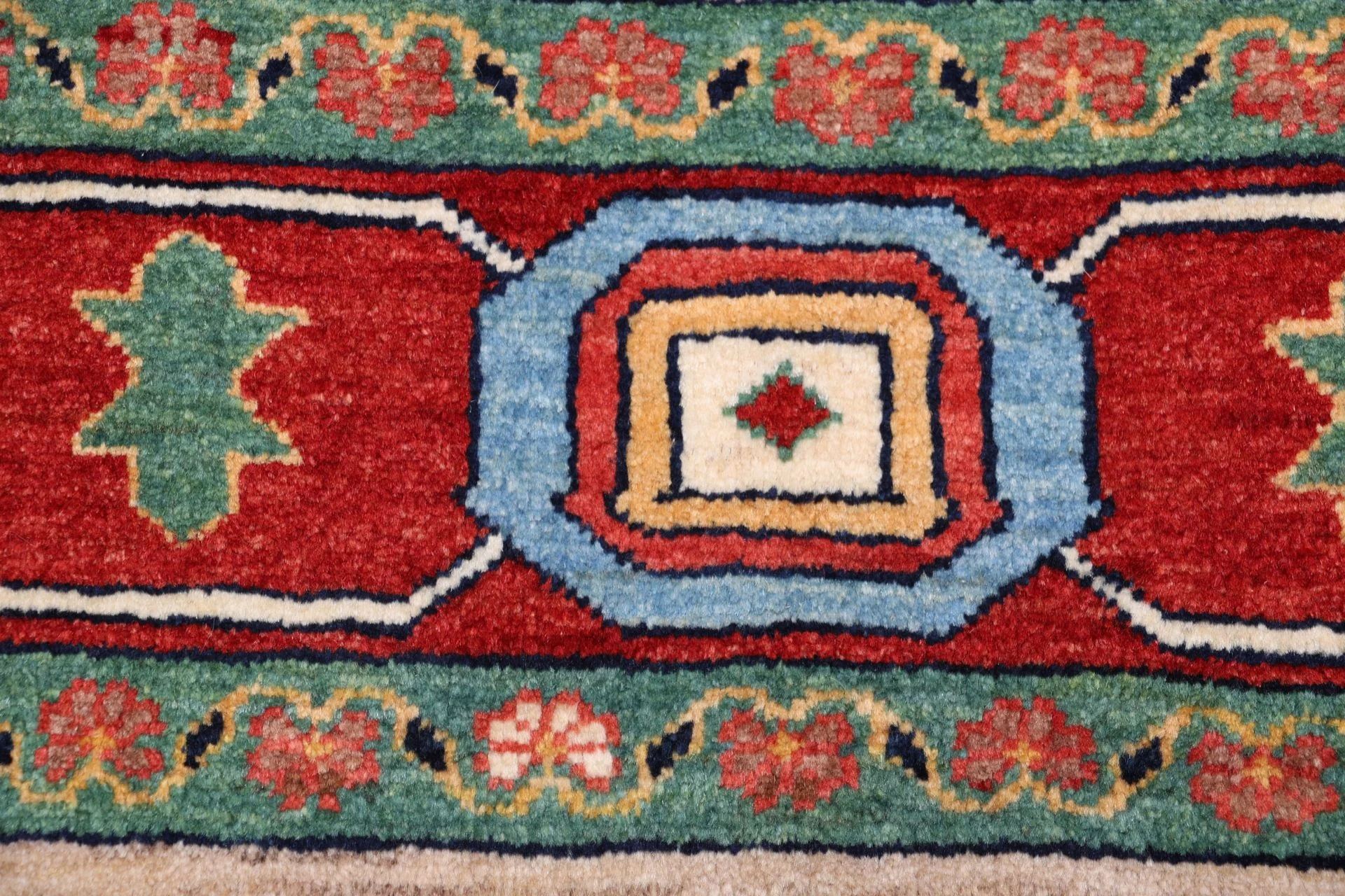 Handgeknüpfter Heriz Perserteppich, 230 × 292 cm, Wolle
