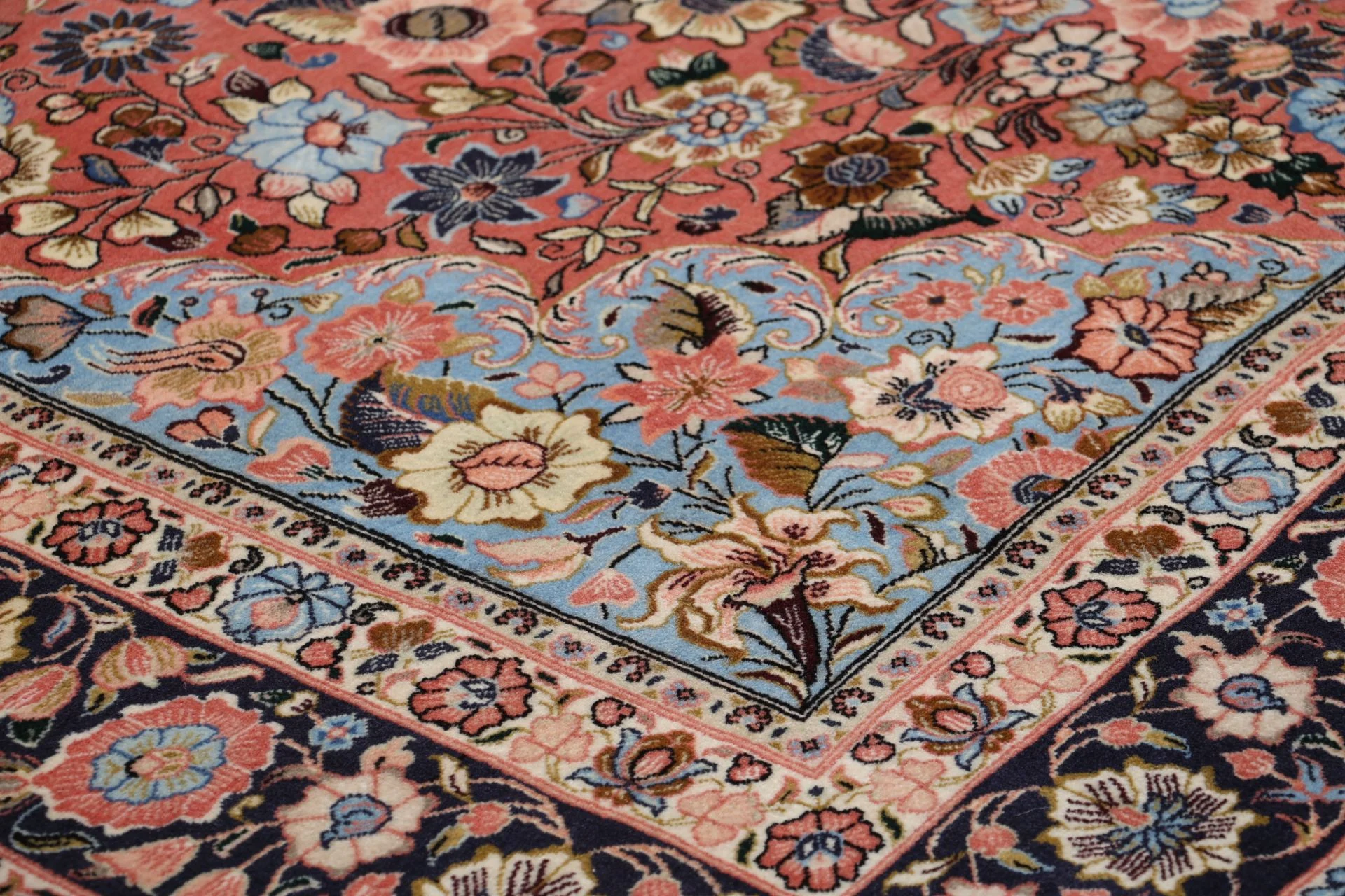 Perserteppich aus Iran, 215 × 320 cm