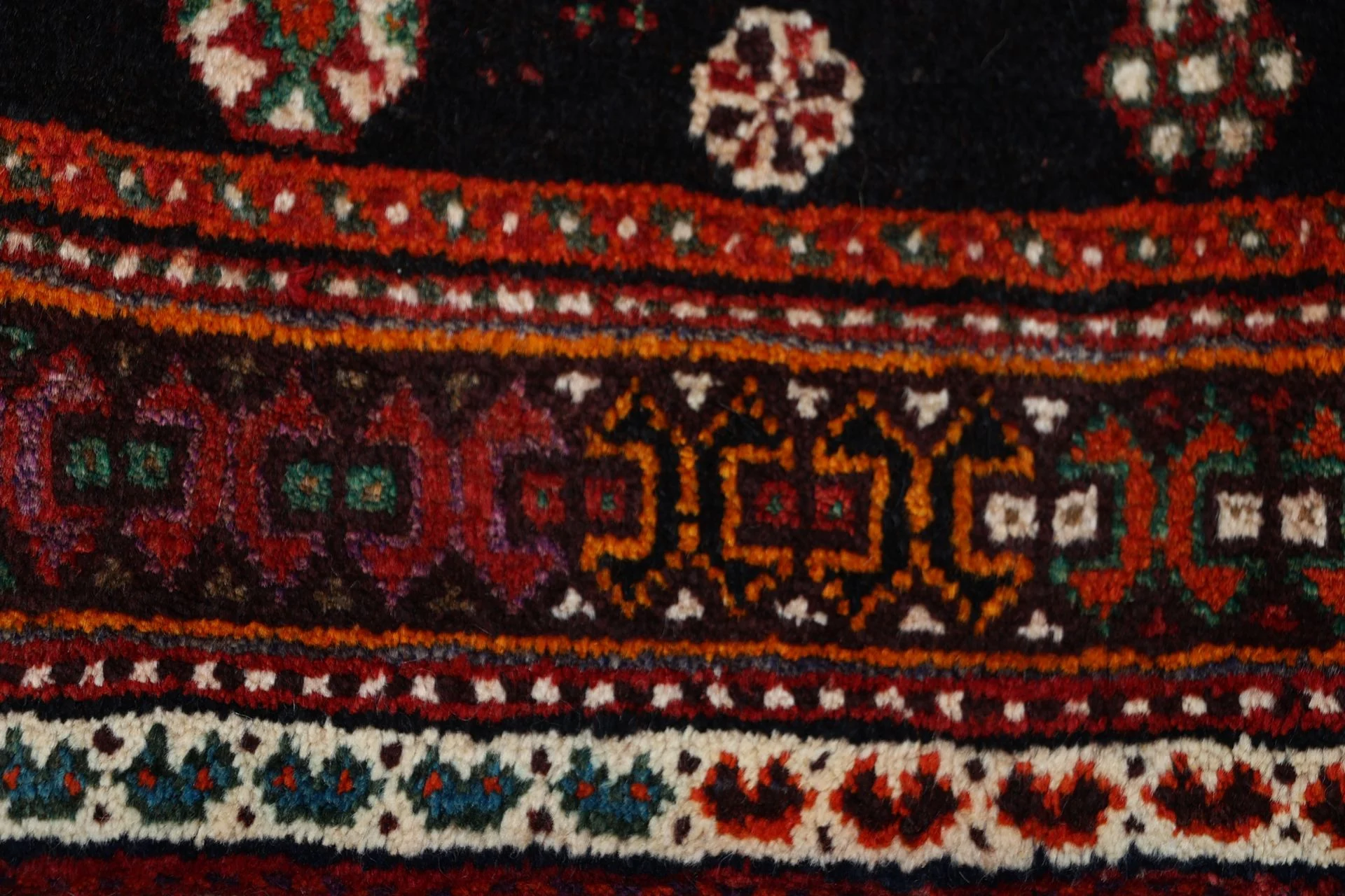 Handgeknüpfter Qashqai Perserteppich 175 × 270 cm