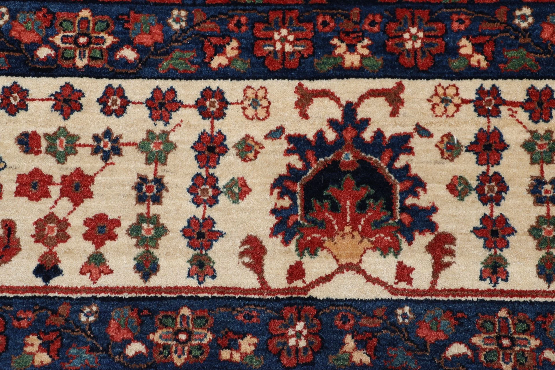Heriz Perserteppich aus Iran, 213 × 318 cm