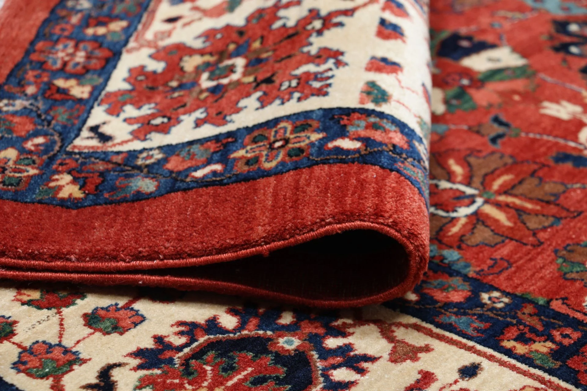 Heriz Perserteppich aus Iran, 213 × 318 cm