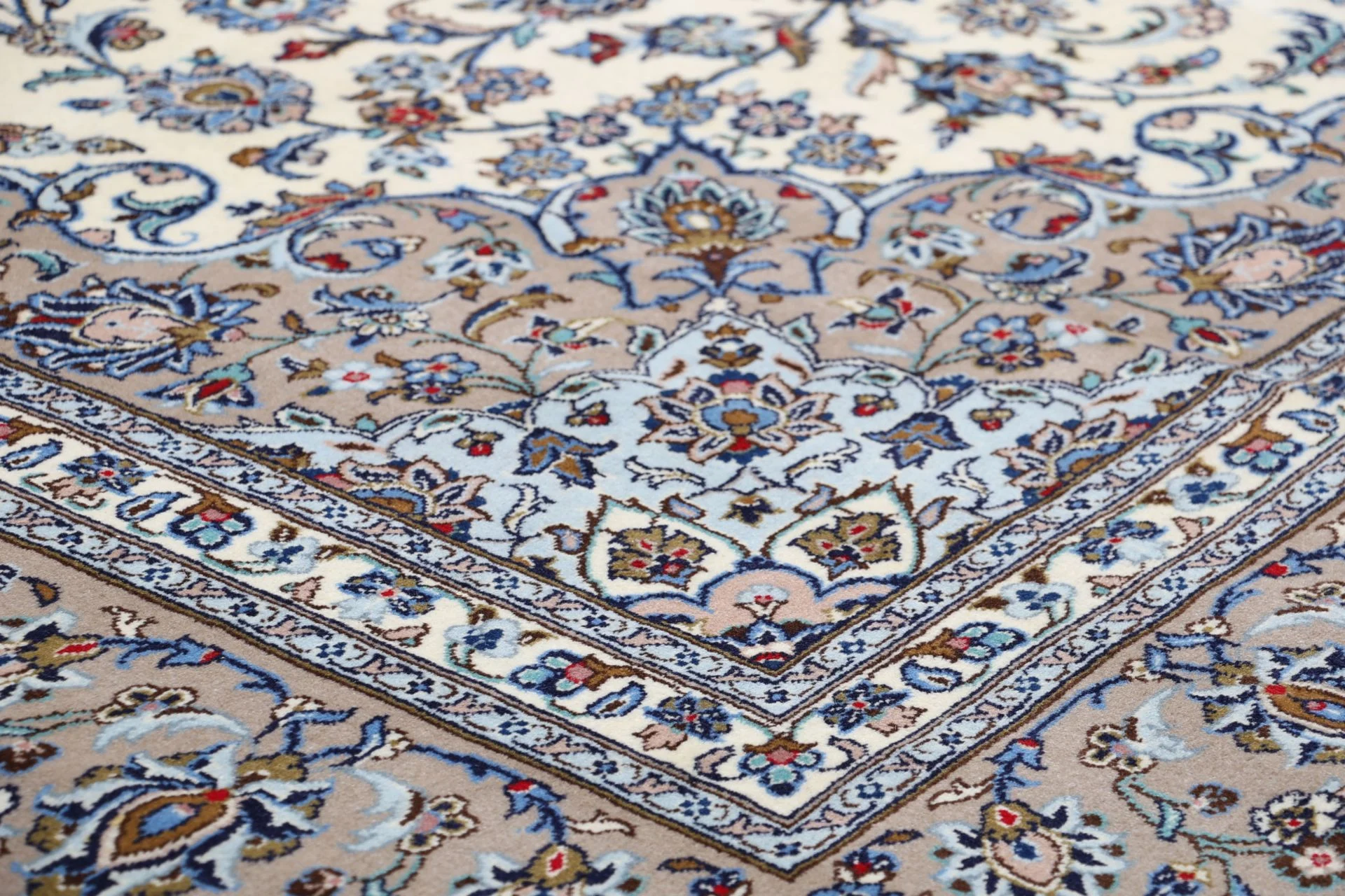 Kashan Perserteppich aus Iran, 252 × 348 cm