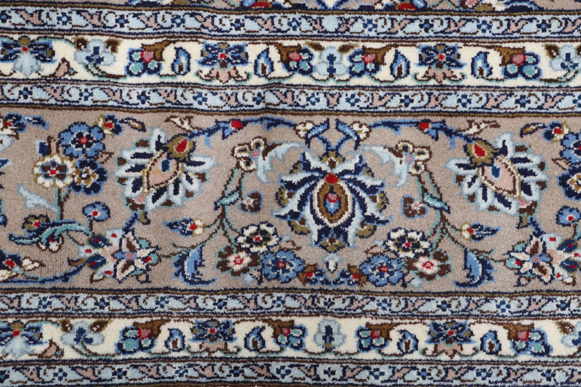 Kashan Perserteppich aus Iran, 252 × 348 cm