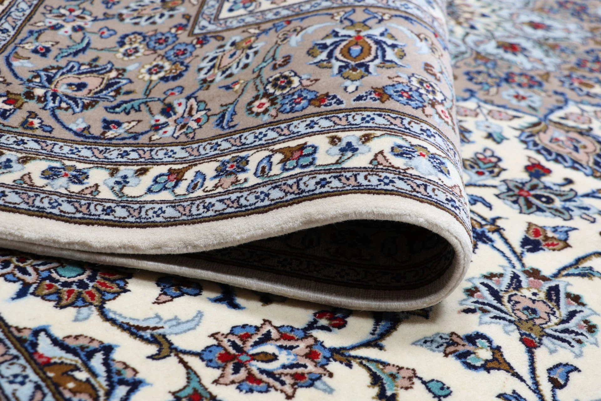 Kashan Perserteppich aus Iran, 252 × 348 cm