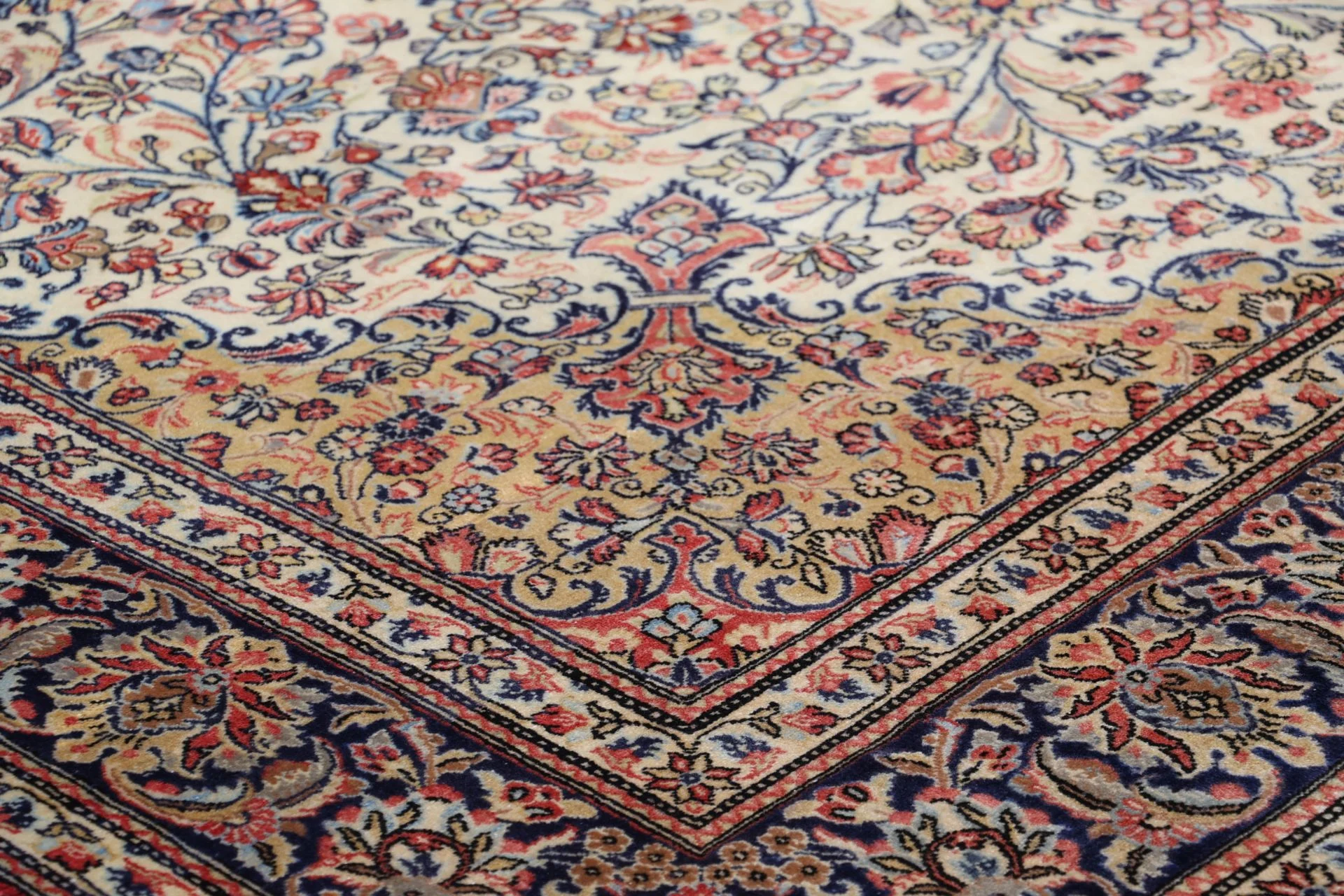 Handgeknüpfter Ghom Perserteppich 195 × 305 cm