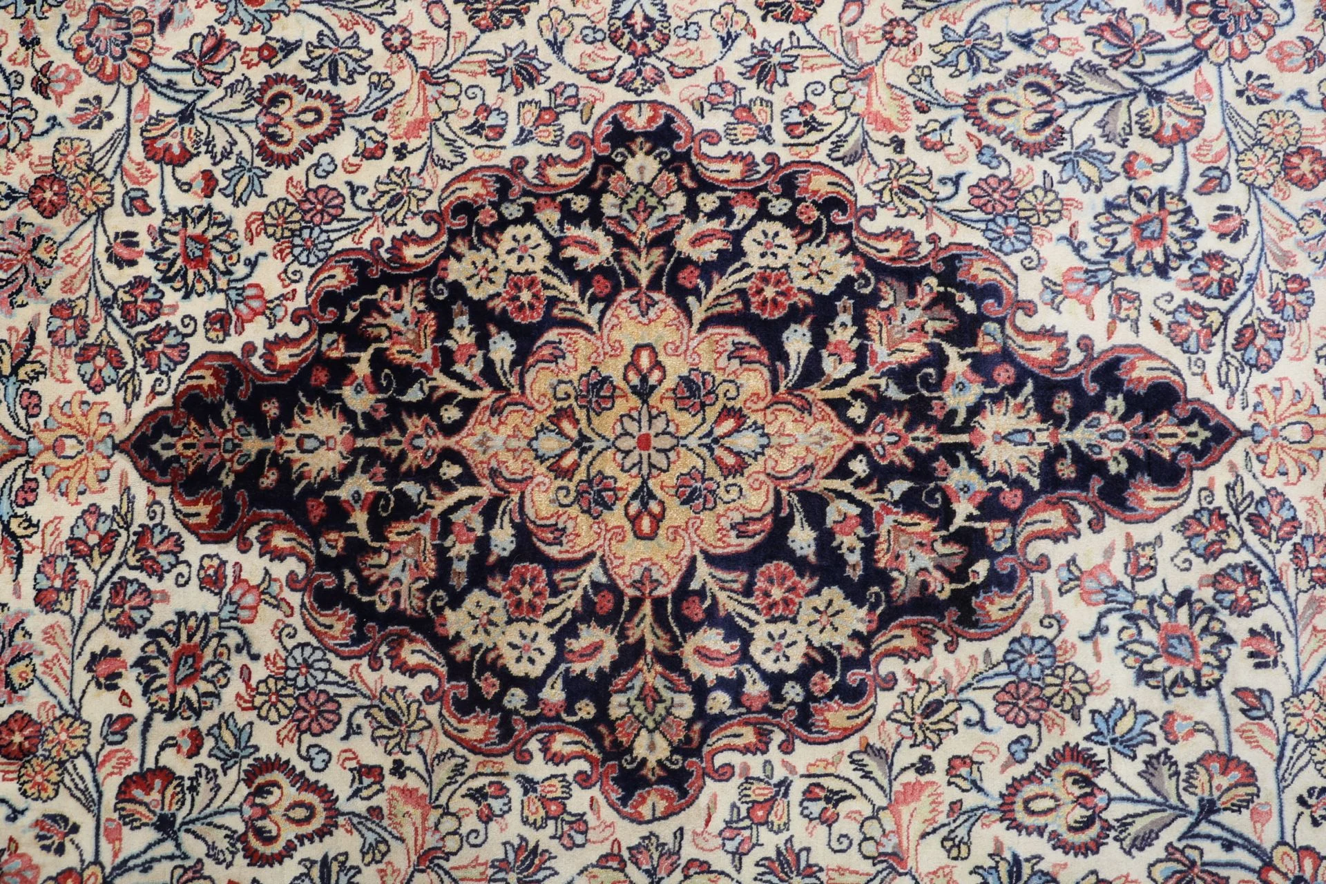 Handgeknüpfter Ghom Perserteppich 195 × 305 cm