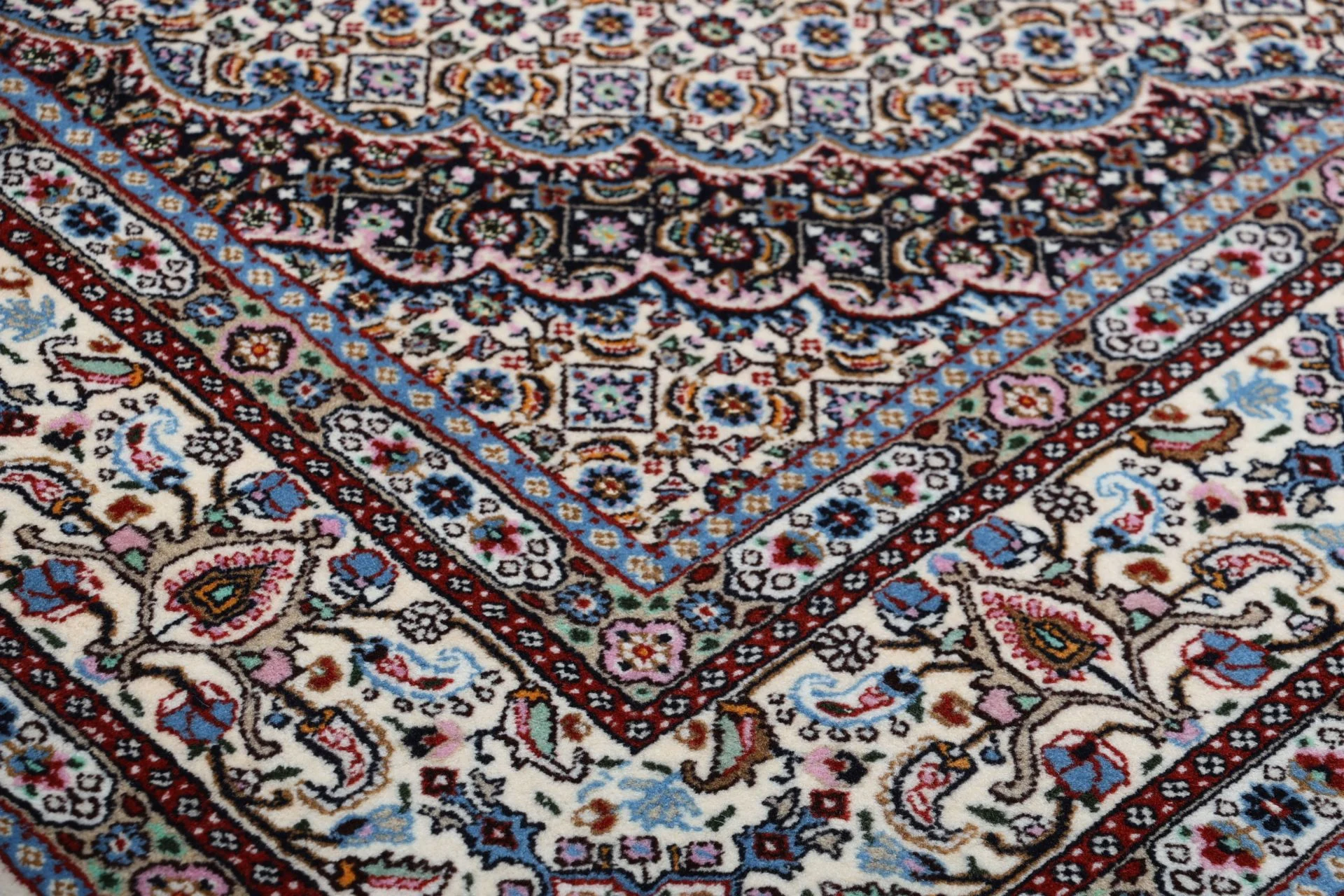 Handgeknüpfter Moud Perserteppich 197 × 205 cm