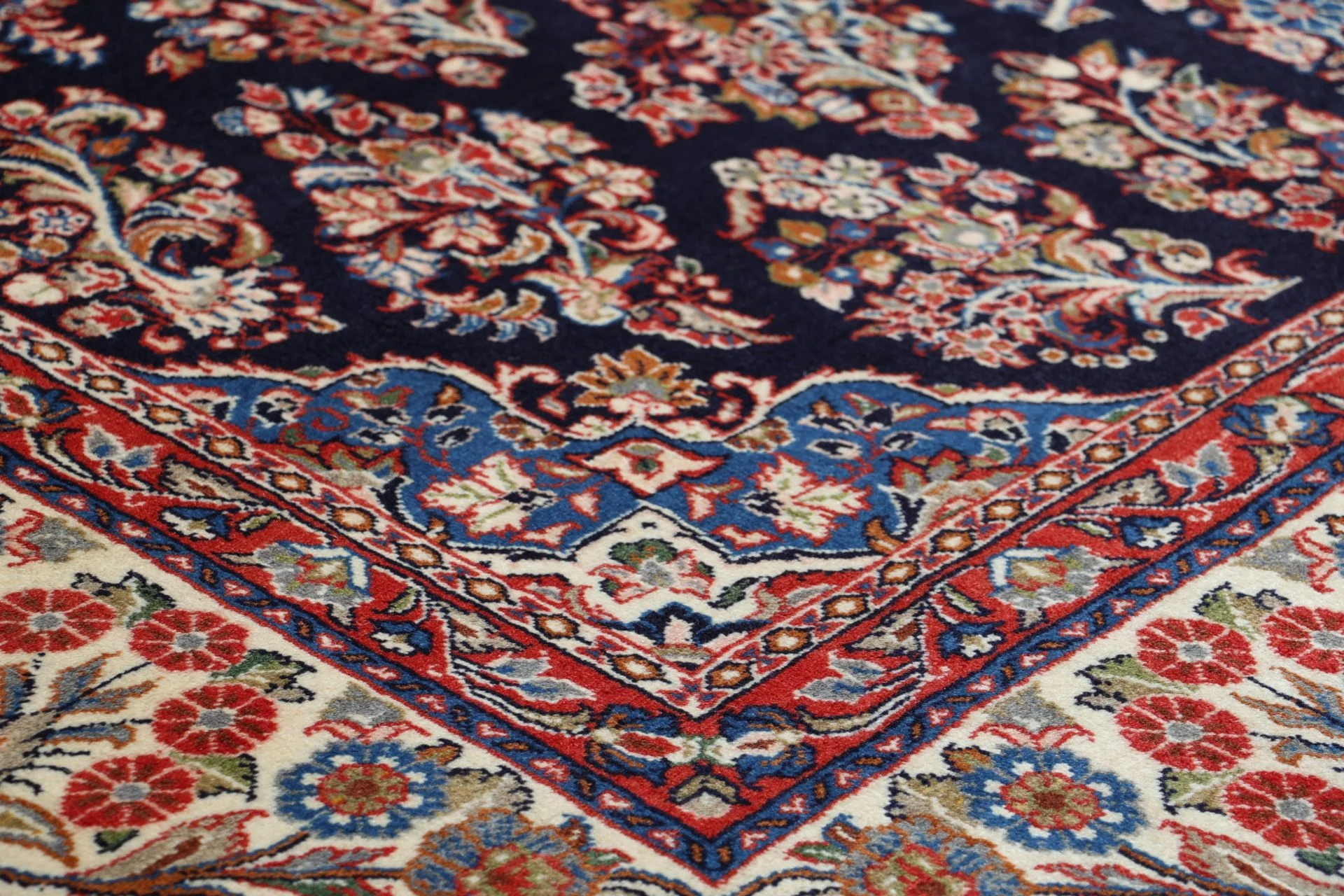 Handgeknüpfter Sarough Perserteppich, 240 × 313 cm, Wolle