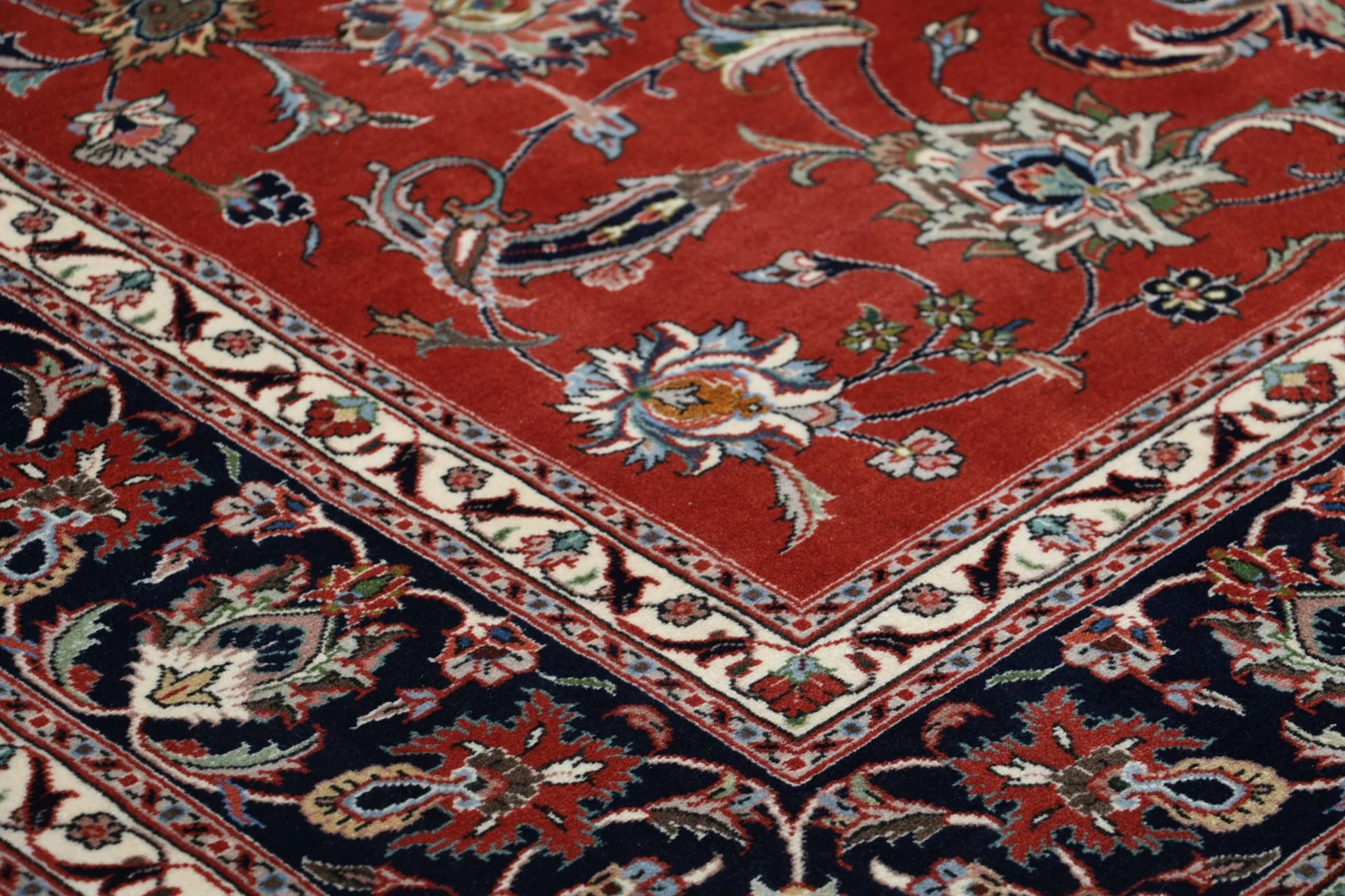 Sarough Perserteppich aus Iran, 220 × 278 cm