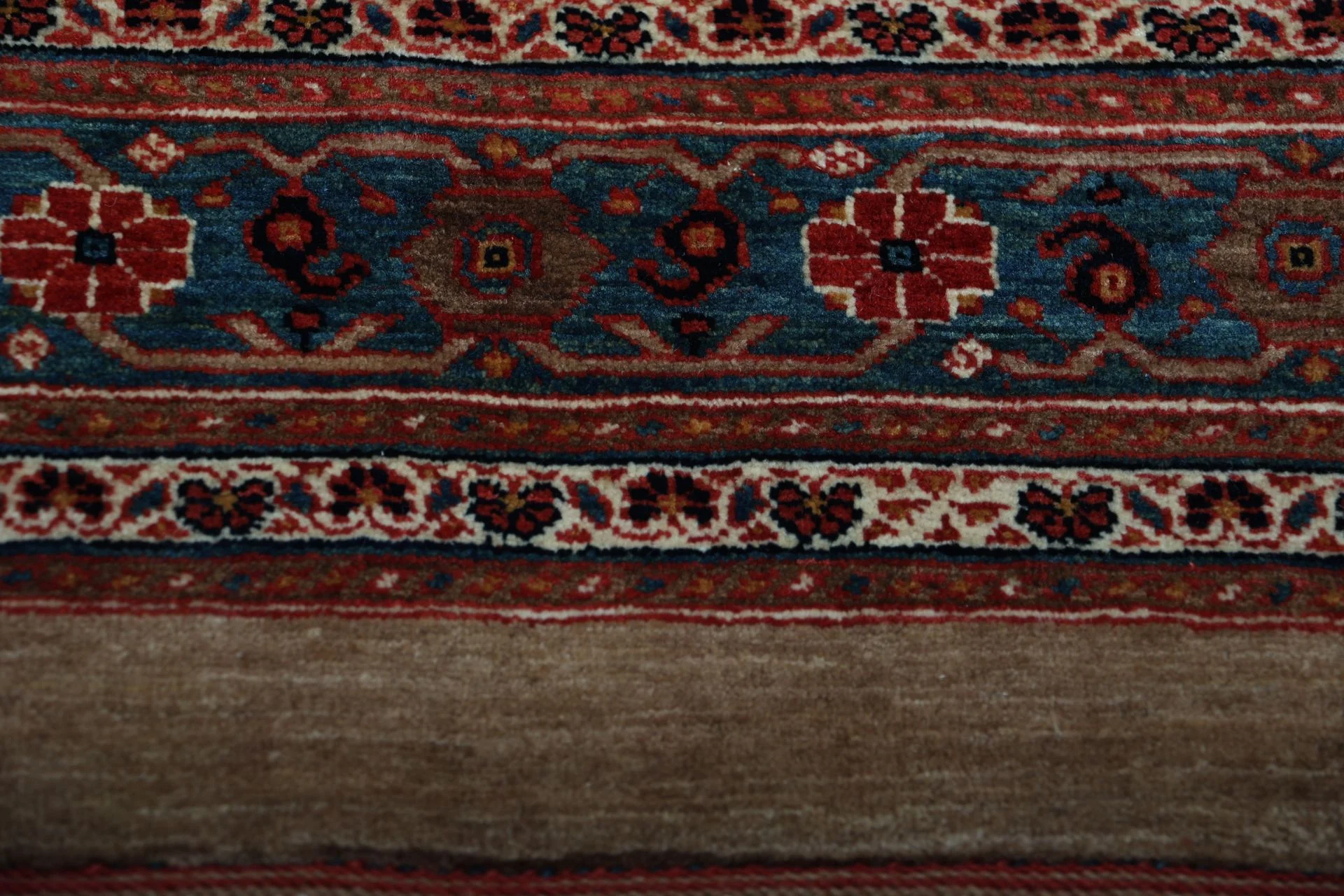 Handgeknüpfter Qashqai Perserteppich 209 × 241 cm