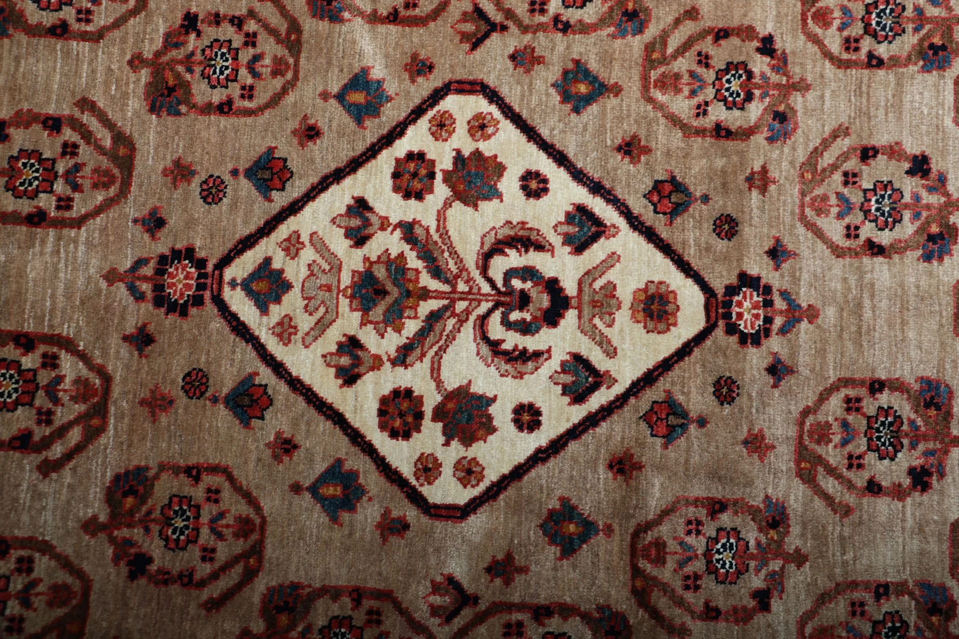 Handgeknüpfter Qashqai Perserteppich 209 × 241 cm