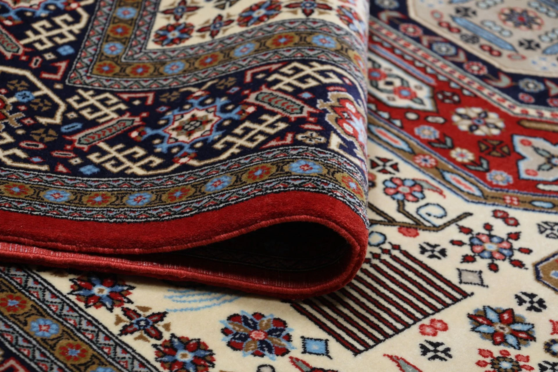 Ghom Perserteppich aus Iran, 195 × 295 cm